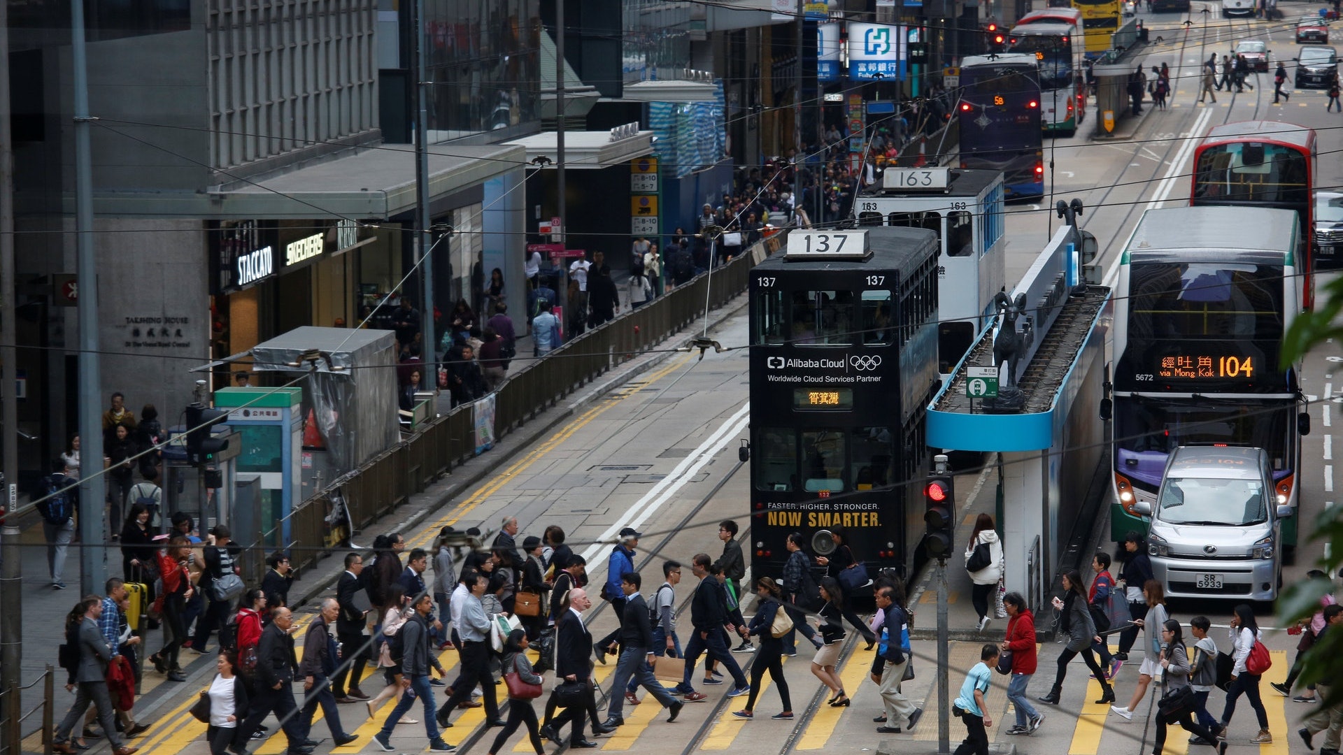 反駁香港內地化正失獨特優勢　楊潤雄︰一國兩制保持國際城市地位