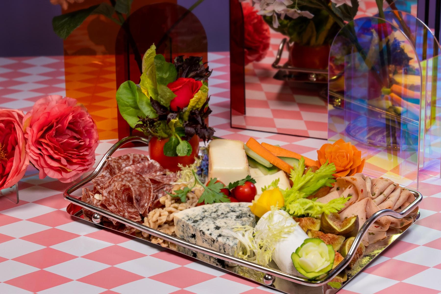 3月自助餐優惠【5】六國酒店 ── 下午茶自助餐煙三文魚、鮮果巴馬火腿等精緻點心任食四小時73折(圖片來源:六國酒店) 3月自助餐優惠【5】六國酒店 ── 下午茶自助餐煙三文魚、鮮果巴馬火腿等精緻點心任食四小時73折(圖片來源:六國酒店)