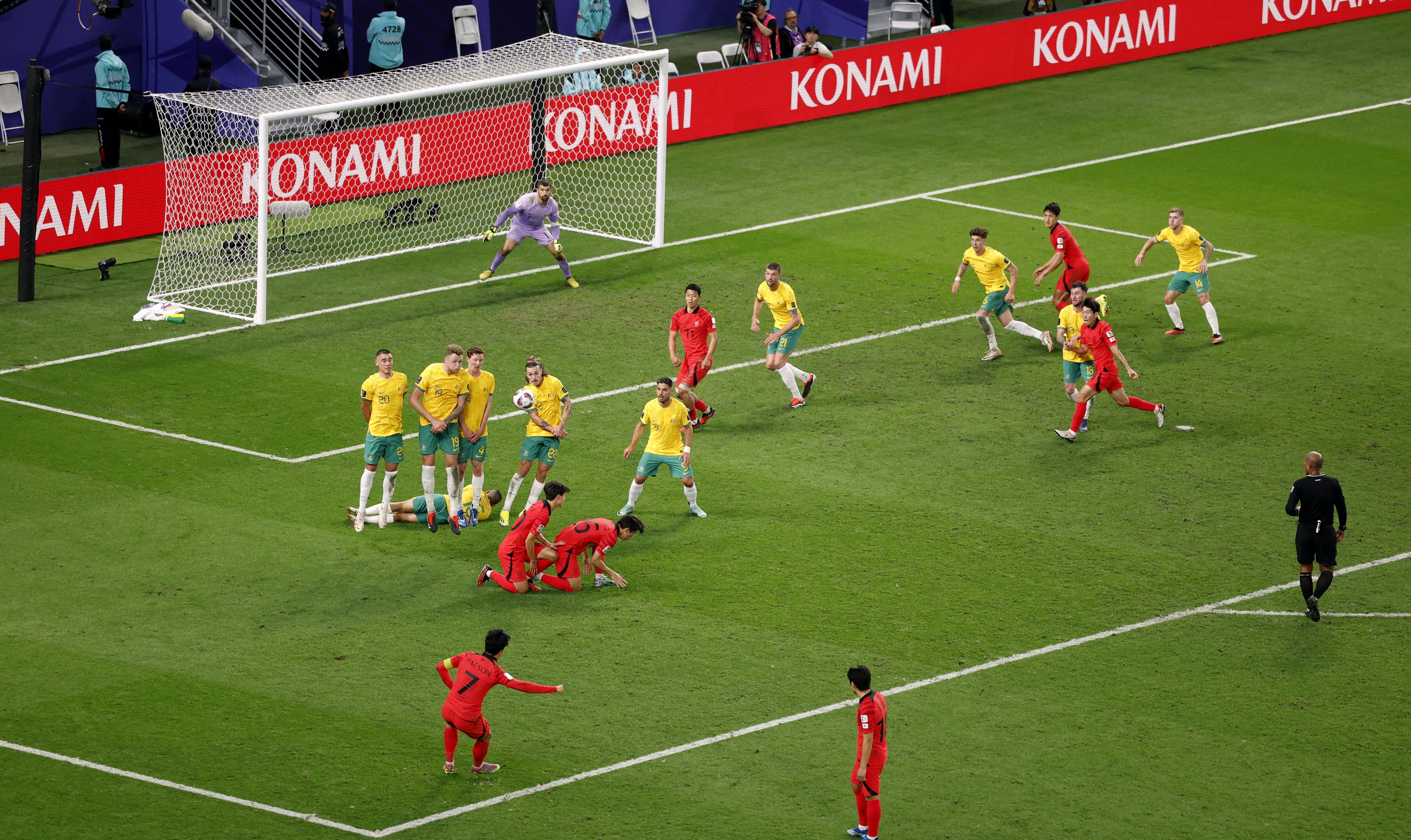亞洲盃：孫興慜在加時上半場射入精彩罰球，協助韓國在八強戰反超前澳洲。（Reuters）
