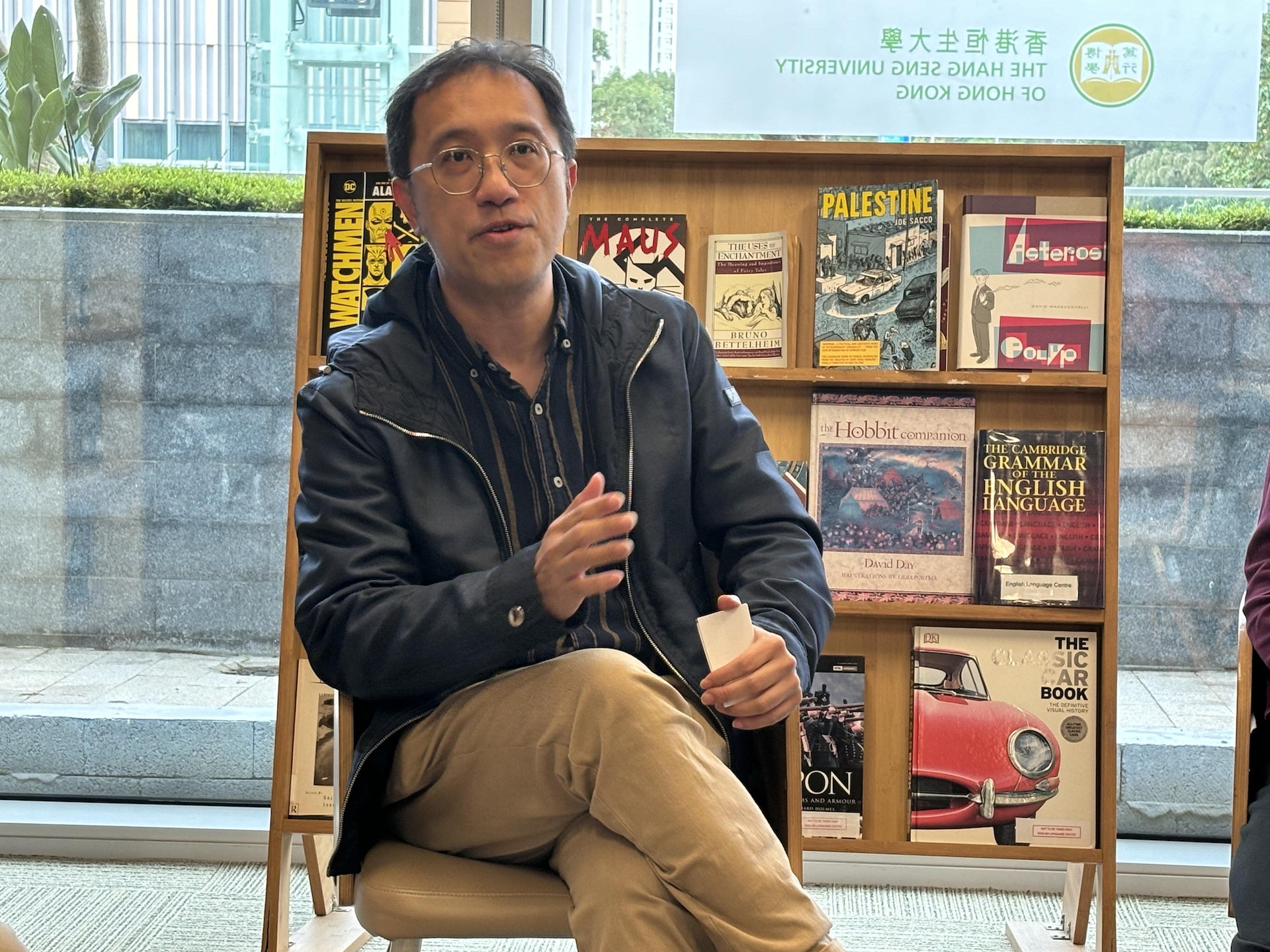 陳志明認為服務學習具意義,能針對不同社會問題,將學習內容實踐到現實社會,故未來期望能將服務學習拓展至全部學科,讓所有學生都能修讀。(梁祖兒攝) 陳志明認為服務學習具意義,能針對不同社會問題,將學習內容實踐到現實社會,故未來期望能將服務學習拓展至全部學科,讓所有學生都能修讀。(梁祖兒攝)