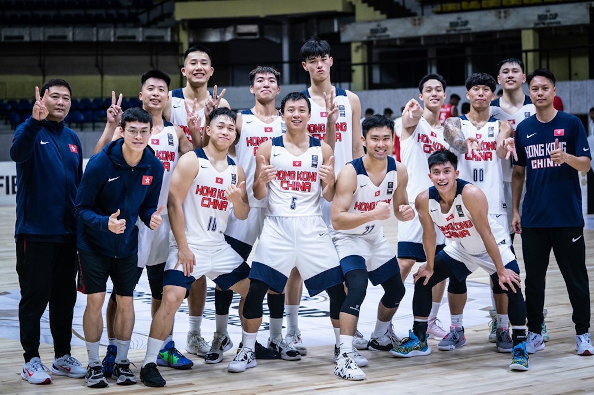 港隊男籃上年初擊敗馬來西亞,取得亞洲盃外圍賽資格。(FIBA圖片) 港隊男籃上年初擊敗馬來西亞,取得亞洲盃外圍賽資格。(FIBA圖片)