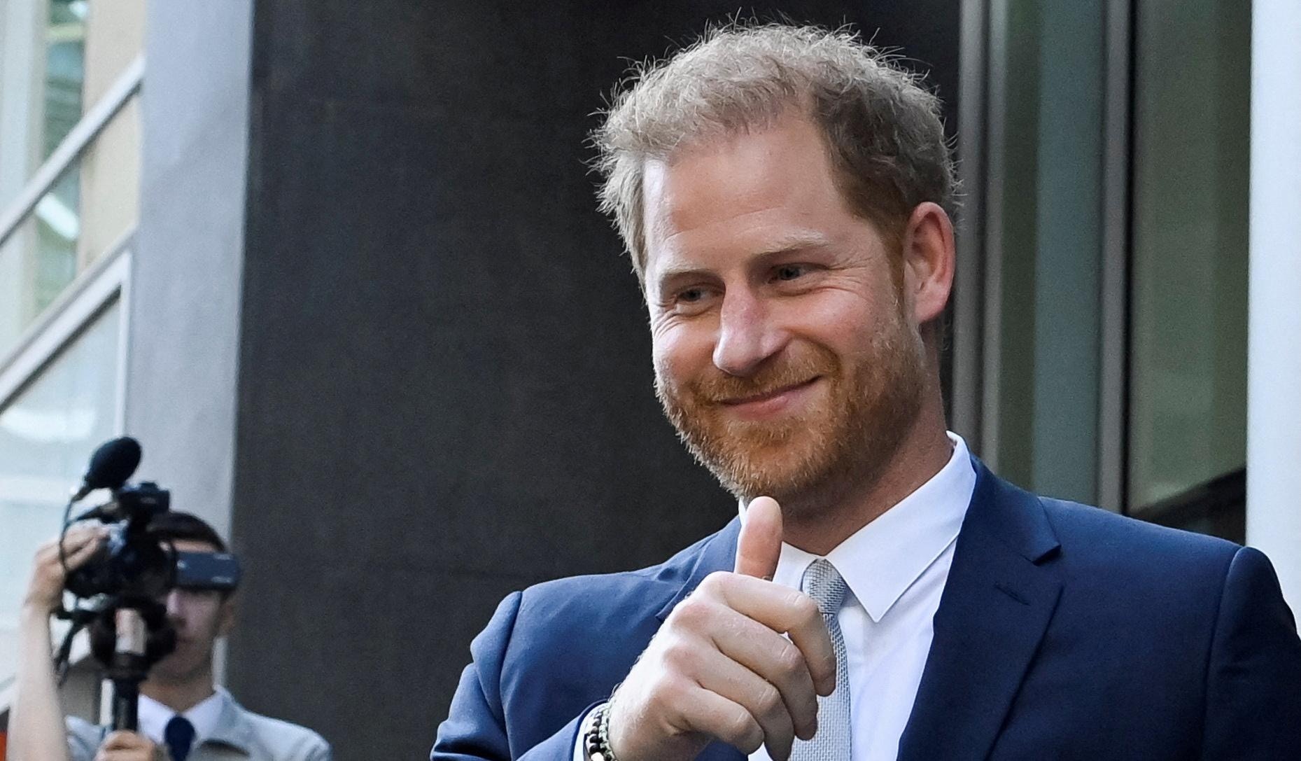 哈里王子竊聽案鏡報集團願支付40萬英鎊賠償