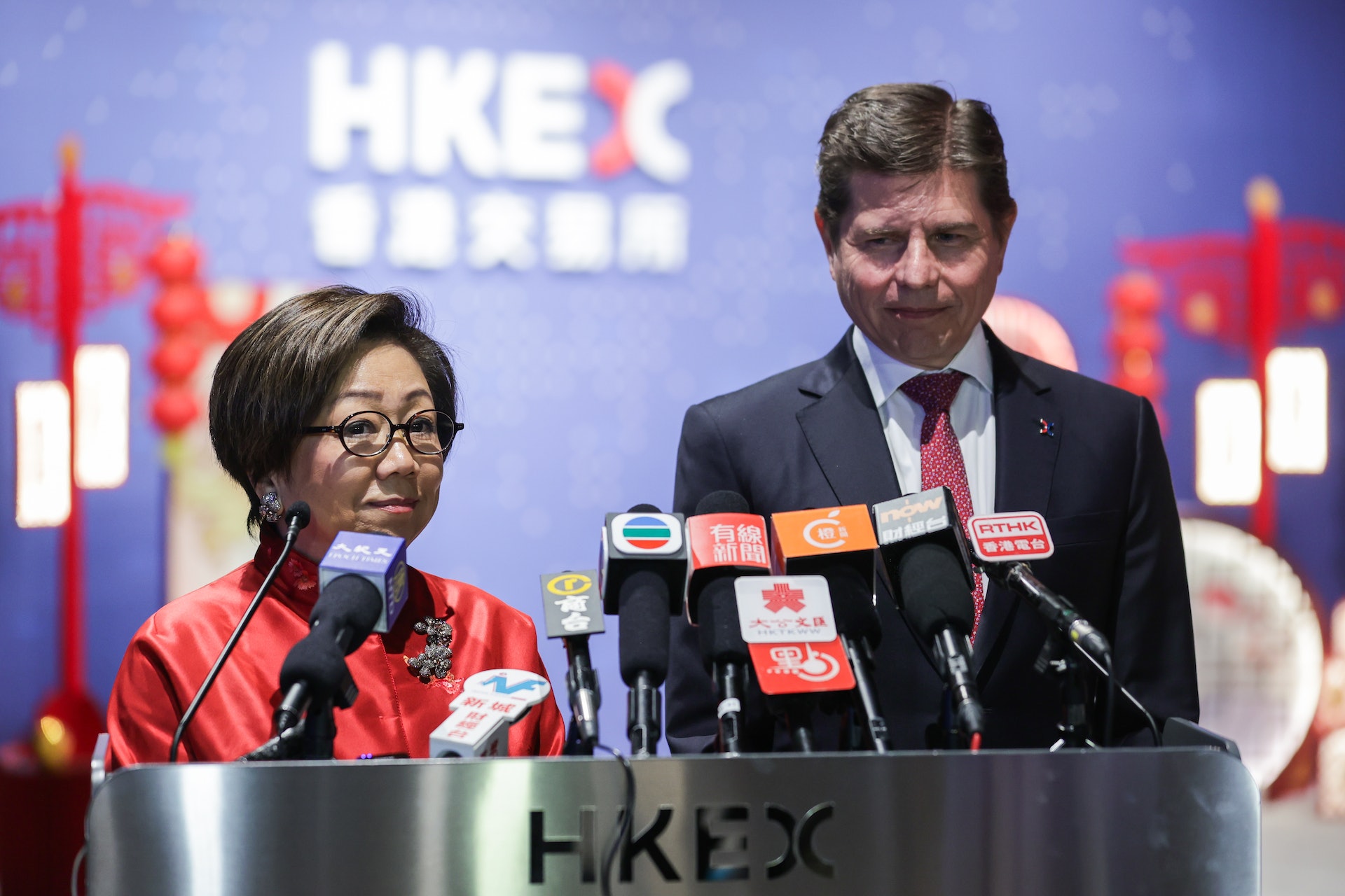 史美倫(圖左)指出政府正就23條進行諮詢,認為過程可以反映公眾想法,相信過詢過後會見到新景象。(蘇煒然攝) 史美倫(圖左)指出政府正就23條進行諮詢,認為過程可以反映公眾想法,相信過詢過後會見到新景象。(蘇煒然攝)