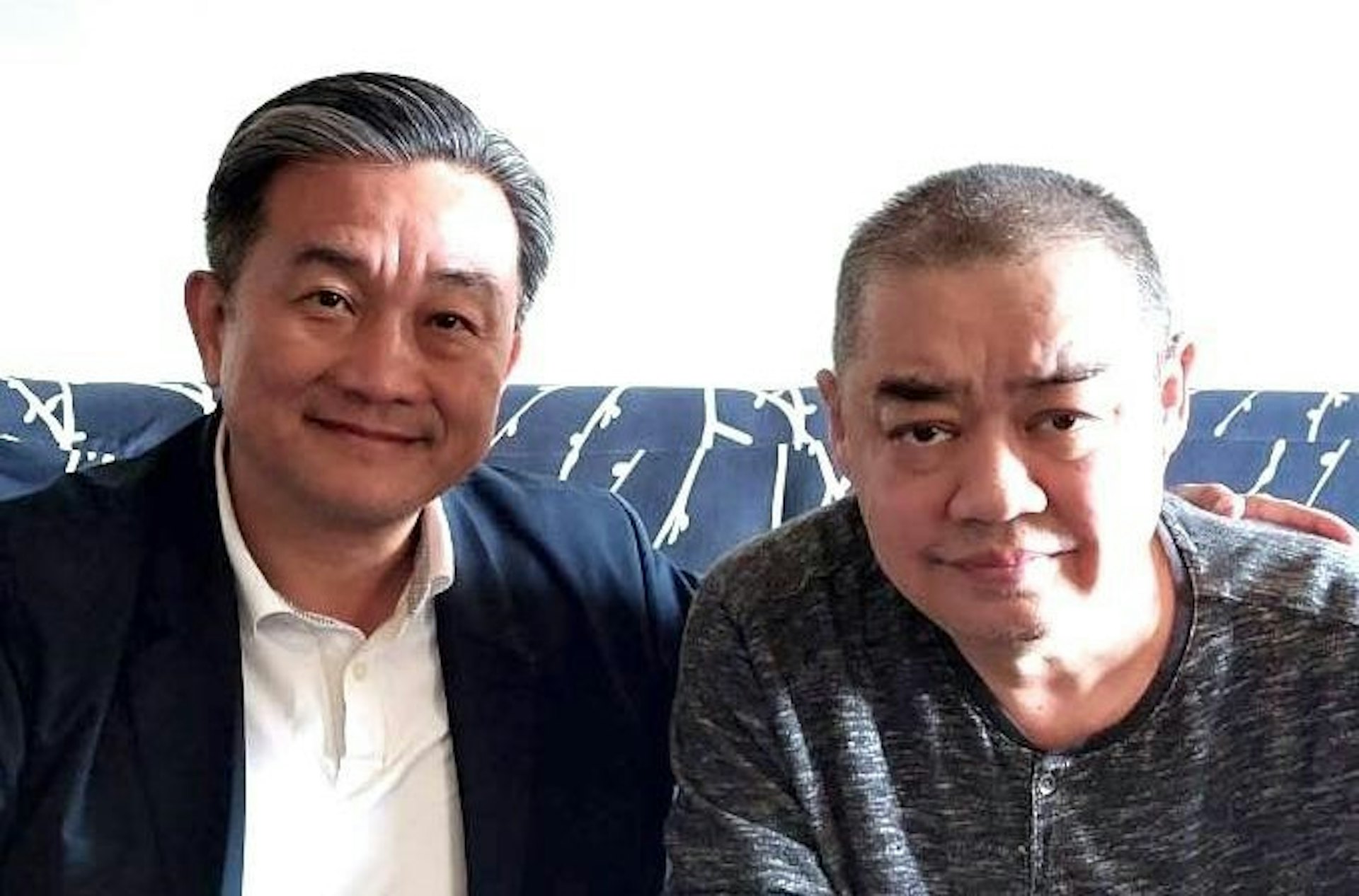 民進黨立委王定宇(左)透露,吾爾開希(右)1個月前顱內出血昏迷指數3,所幸已救回來且恢復很多。(王定宇臉書) 民進黨立委王定宇(左)透露,吾爾開希(右)1個月前顱內出血昏迷指數3,所幸已救回來且恢復很多。(王定宇臉書)