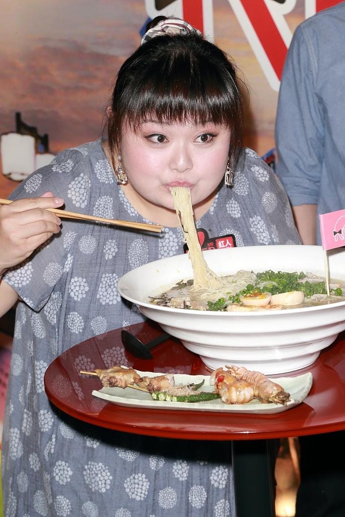 細細粒一出世已經肥嘟嘟，BB時期飲奶食粥已多過一般人，長大後更食到唔識飽。（VCG）