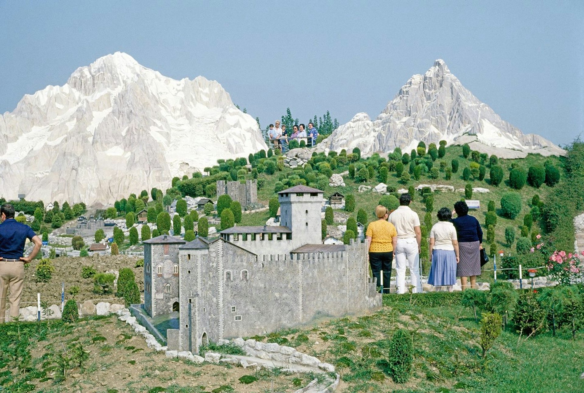 Luigi Ghirri 《Italia in Miniatura》(圖片來源:https://moom.cat/l/0IyOTq) Luigi Ghirri 《Italia in Miniatura》(圖片來源:https://moom.cat/l/0IyOTq)