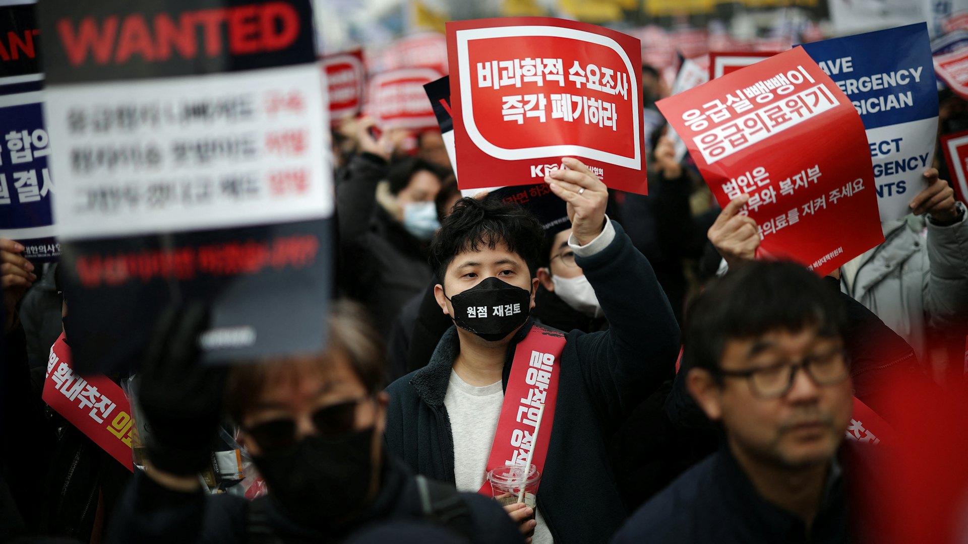 7000罢工实习医生惨了！南韩宣布「吊销执照」