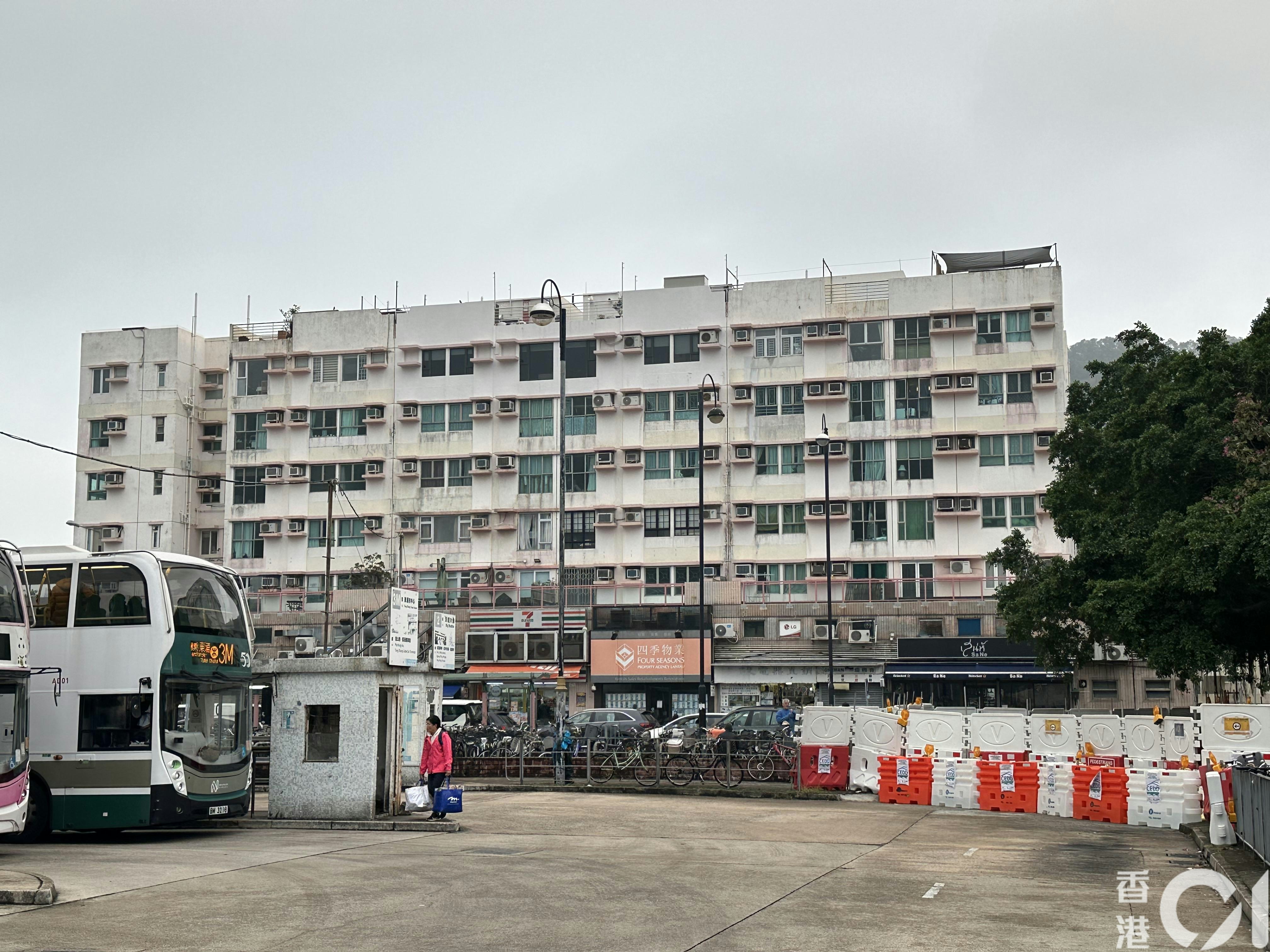 大嶼山梅窩附近於3月11日下午發生2.0級地震，梅窩居民對此議論紛紛。（王譯揚攝）