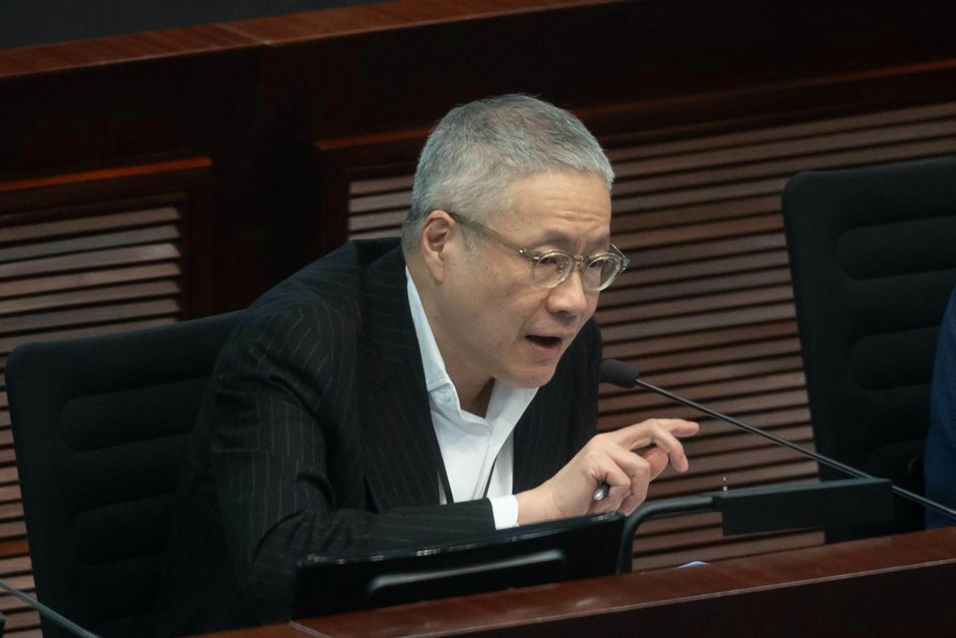 管浩鳴認為,犯下危害國安罪行的人士如得到註冊局委員一致通過,可以再成為註冊社工,情況似乎過於寬鬆。(資料圖片/廖雁雄攝) 管浩鳴認為,犯下危害國安罪行的人士如得到註冊局委員一致通過,可以再成為註冊社工,情況似乎過於寬鬆。(資料圖片/廖雁雄攝)