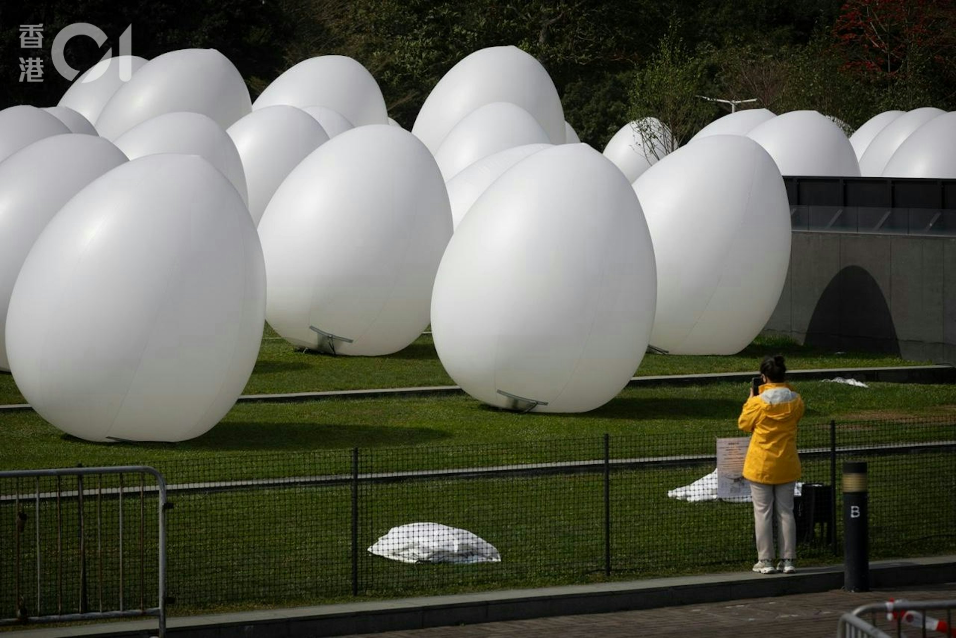 部分展品已率先放置在添馬公園。(資料圖片) 部分展品已率先放置在添馬公園。(資料圖片)