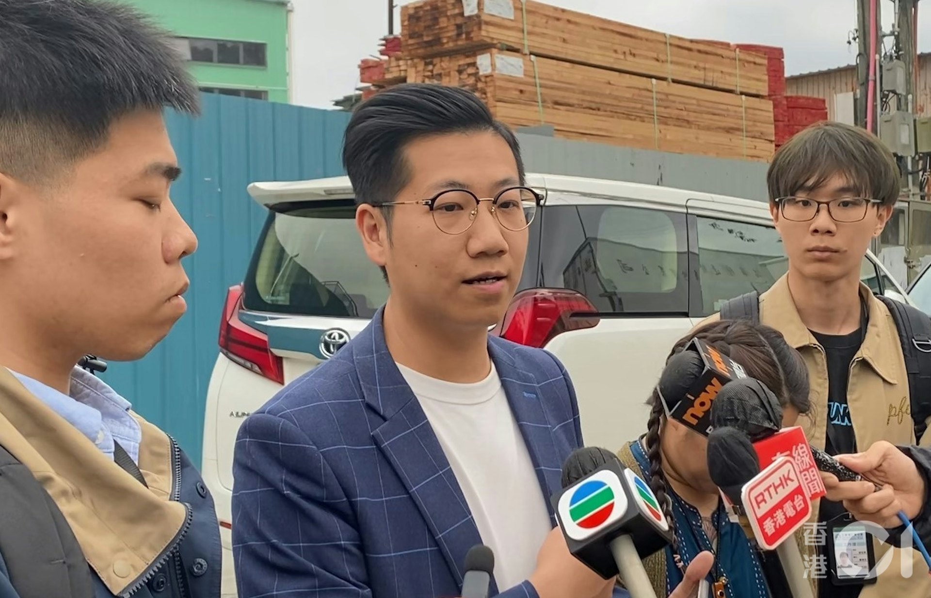 死者胞弟批評有關公司不負責任。(羅日昇攝)