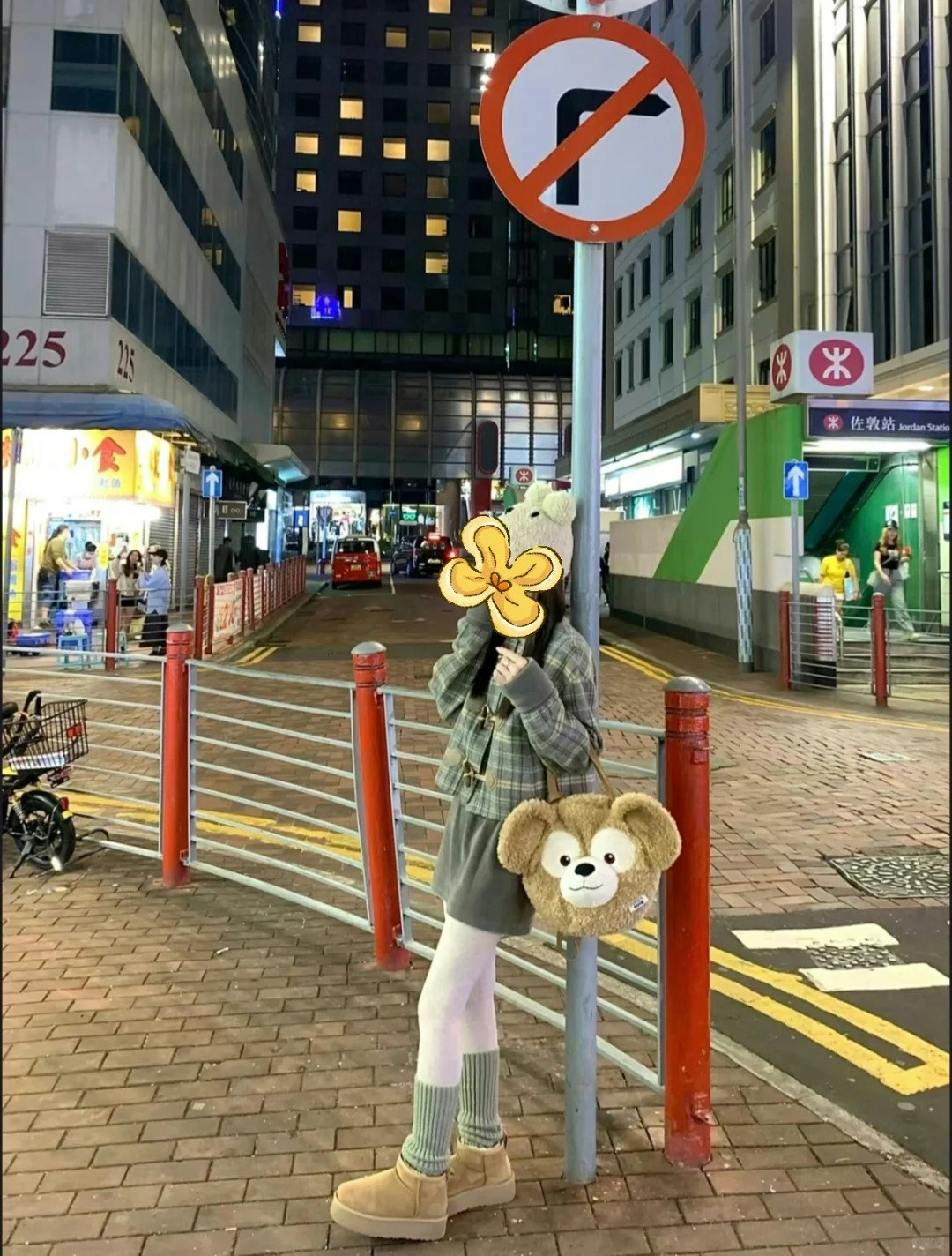 樓主表示，每次外出都會穿西裝，而且會講「白話」和「英文」，不明白為何還是有很多人問她是否內地人。（小紅書）