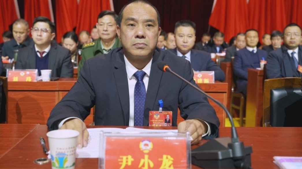 傳湖南縣政協主席嫖宿幼女被拘 知情者:不實,嫖娼對象14歲以上 傳湖南縣政協主席嫖宿幼女被拘 知情者:不實,嫖娼對象14歲以上