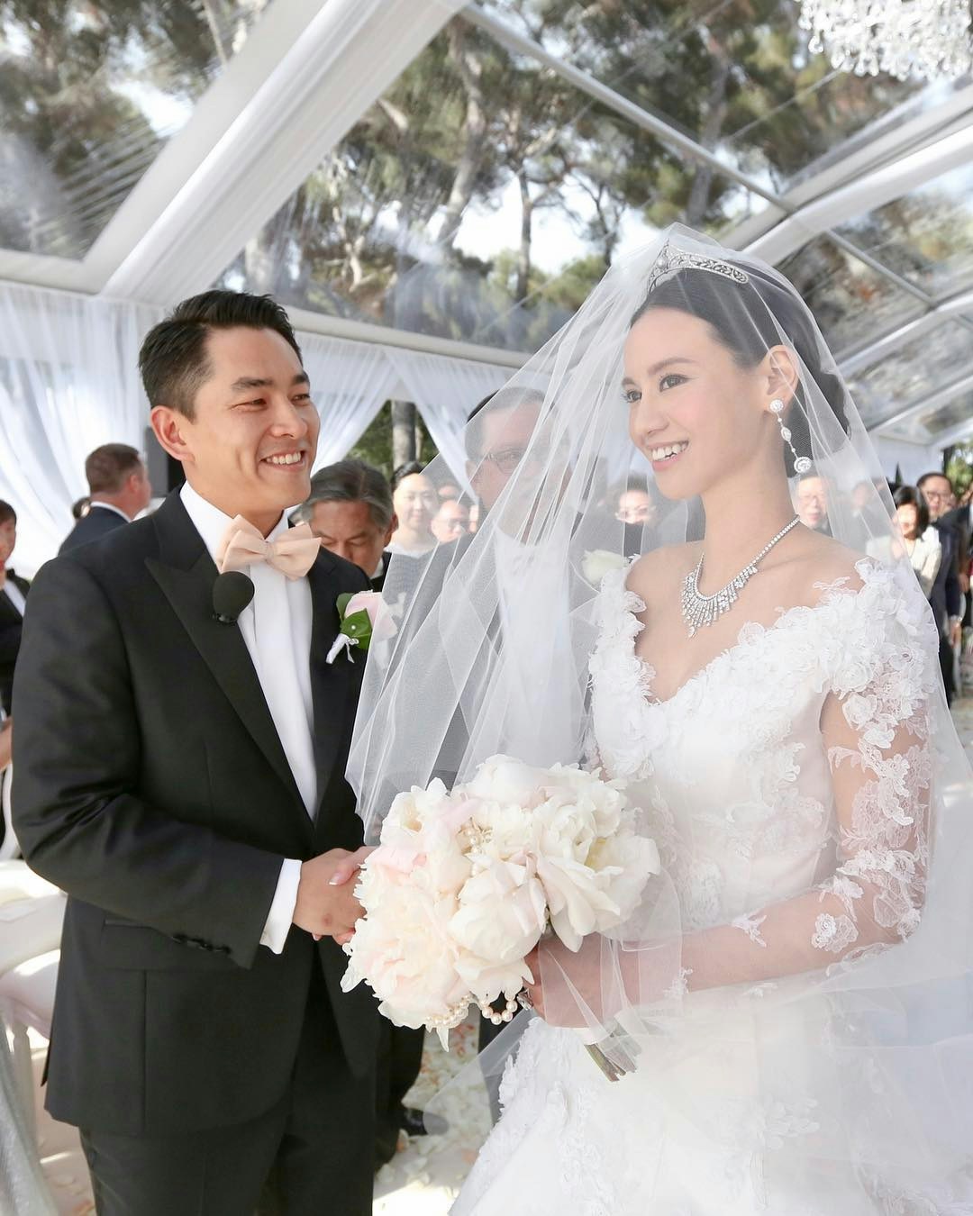 2014年4月28日林恬儿与富商何柱国儿子何正德在法国南部尼斯举行婚礼。（IG@emilylam.ho）