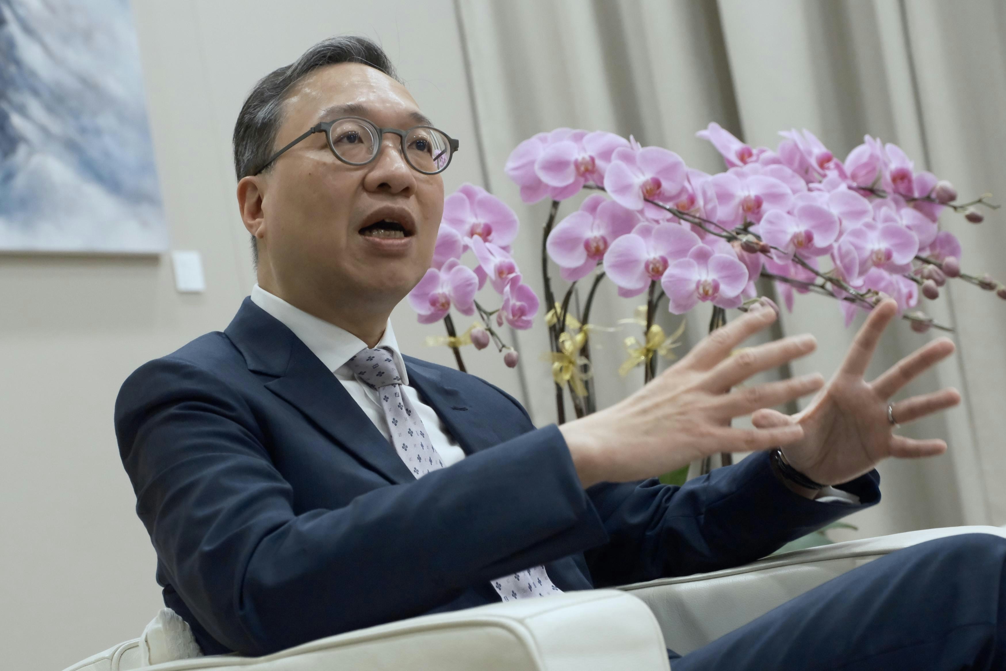 林定國表明不會以法律手段打擊軟對抗。（盧翊銘攝）