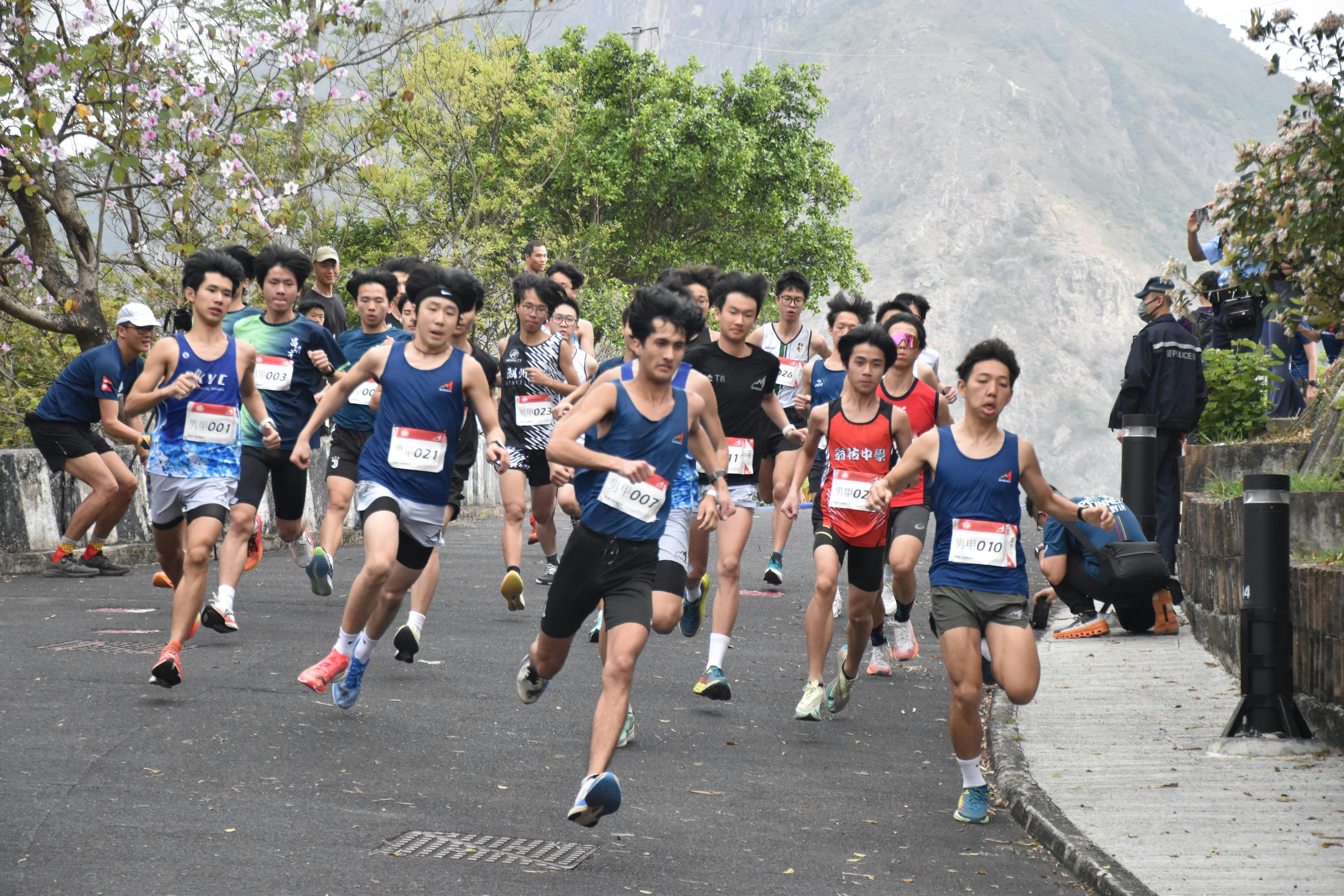 黃浩聰辦學界越野賽推廣跑山　觀塘後山賽道急落急上充滿回憶