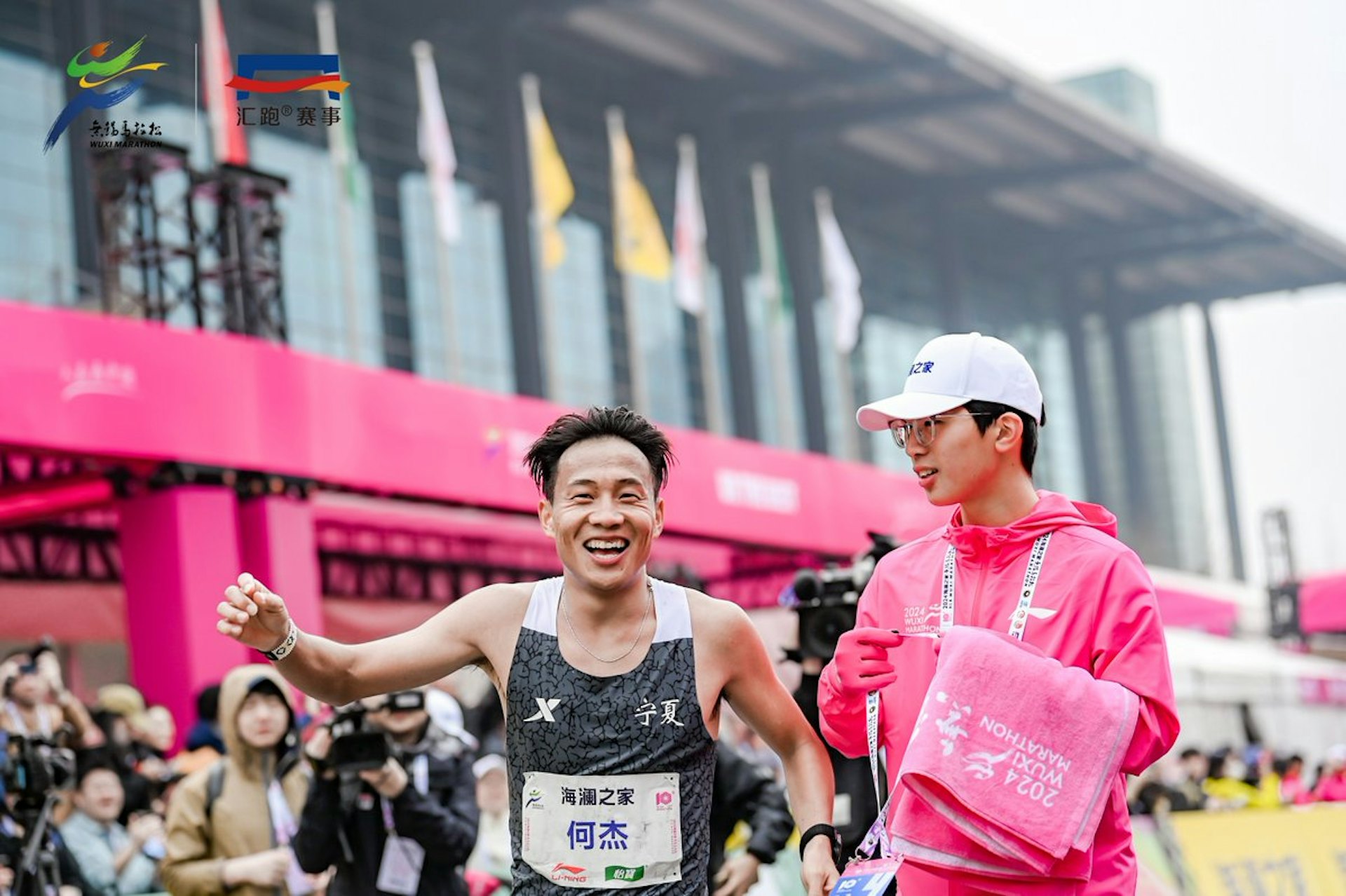 何杰刷新中國男子全馬紀錄。(Twitter) 何杰刷新中國男子全馬紀錄。(Twitter)