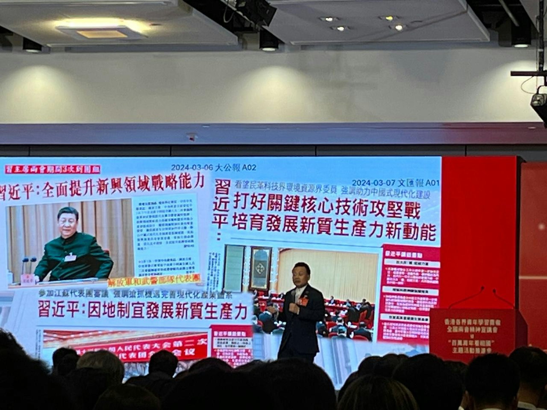 陳勇說,055導彈驅逐艦,不單可以驅逐該母艦,也不怕和它同歸於盡。(李宇婷攝) 陳勇說,055導彈驅逐艦,不單可以驅逐該母艦,也不怕和它同歸於盡。(李宇婷攝)