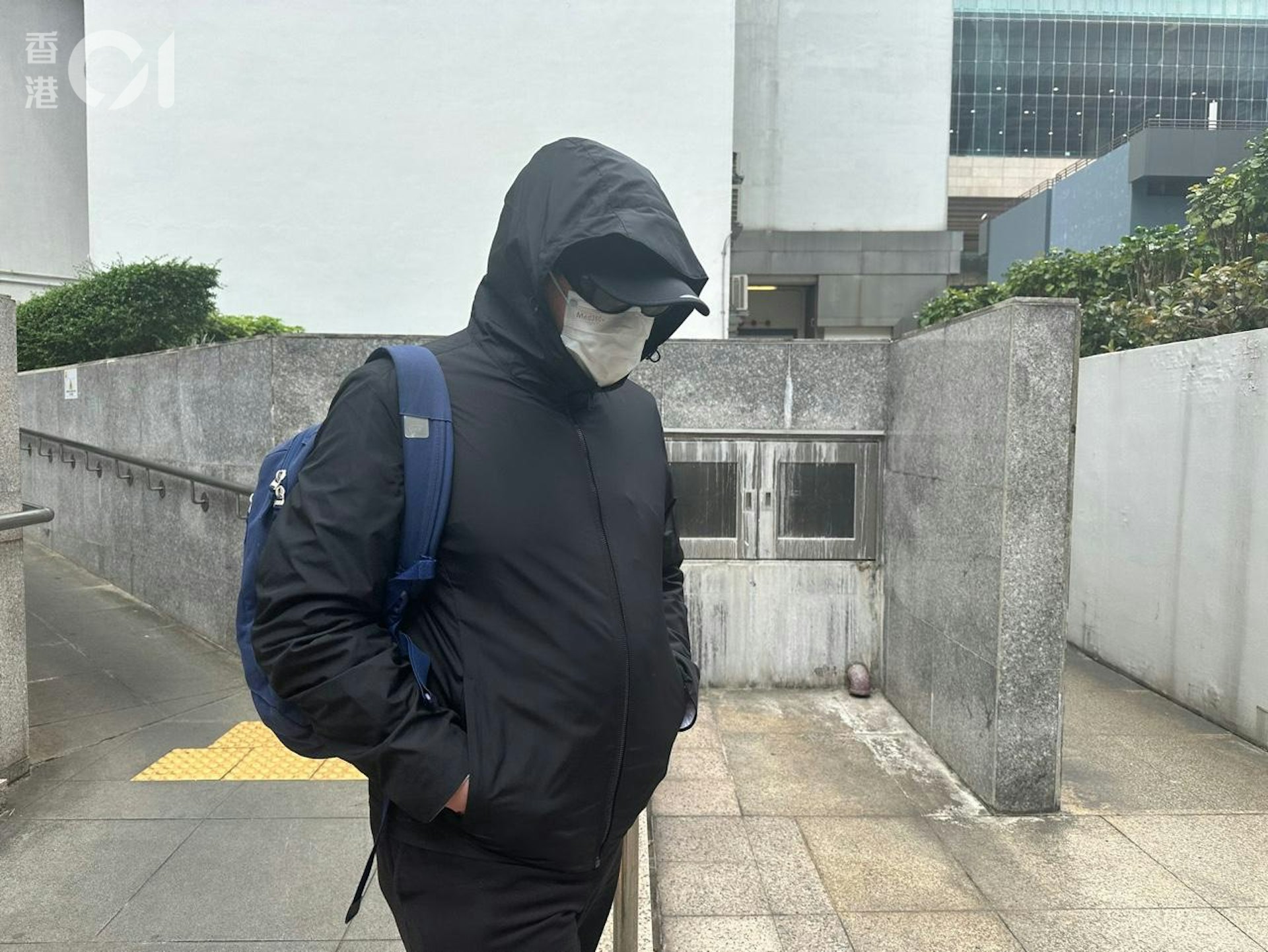 被告李志良,否認公職人員行為不當,在區域法院受審。(劉安琪攝) 被告李志良,否認公職人員行為不當,在區域法院受審。(劉安琪攝)