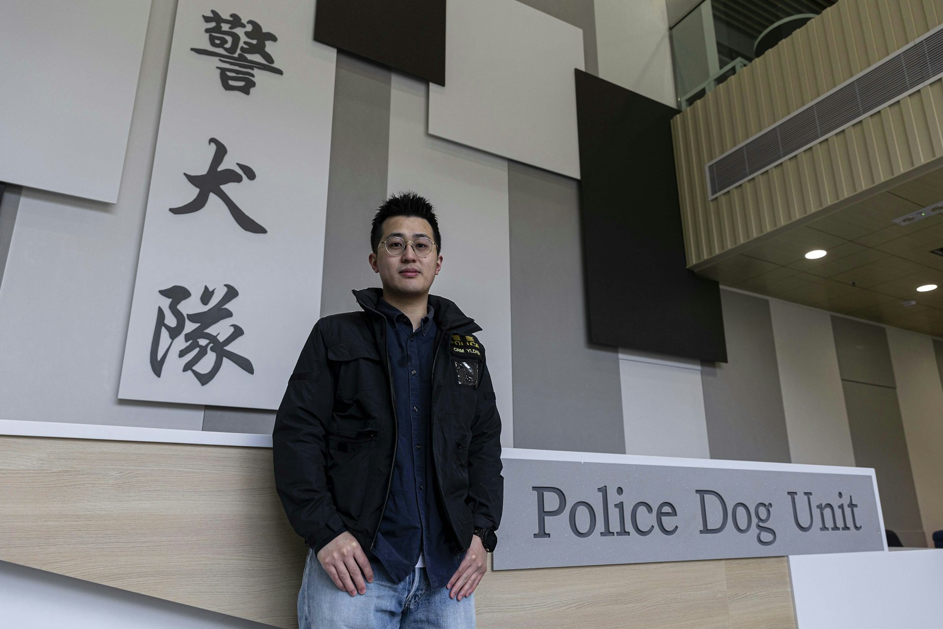 元朗警區刑事調查隊第六隊(動物罪案警察專隊)案件主管陳卓督察指警隊已於全港所有設有刑事調查隊的22個警區設立專責調查隊,專責處理當區的殘酷對待動物個案,市民可放心舉報懷疑虐待動物個案,令動物減少承受不必要的痛苦。 元朗警區刑事調查隊第六隊(動物罪案警察專隊)案件主管陳卓督察指警隊已於全港所有設有刑事調查隊的22個警區設立專責調查隊,專責處理當區的殘酷對待動物個案,市民可放心舉報懷疑虐待動物個案,令動物減少承受不必要的痛苦。