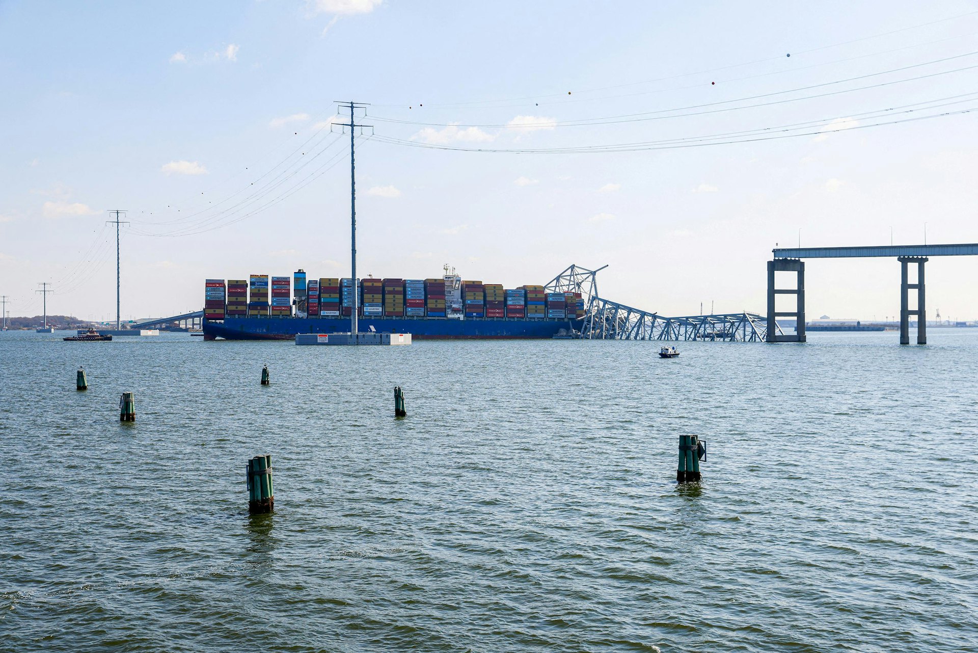 圖為2024年3月29日,美國巴爾的摩弗朗西斯斯科特基大橋(Francis Scott Key Bridge)被撞至崩坍,涉事貨輪達利號還停在那裏。(Reuters) 圖為2024年3月29日,美國巴爾的摩弗朗西斯斯科特基大橋(Francis Scott Key Bridge)被撞至崩坍,涉事貨輪達利號還停在那裏。(Reuters)