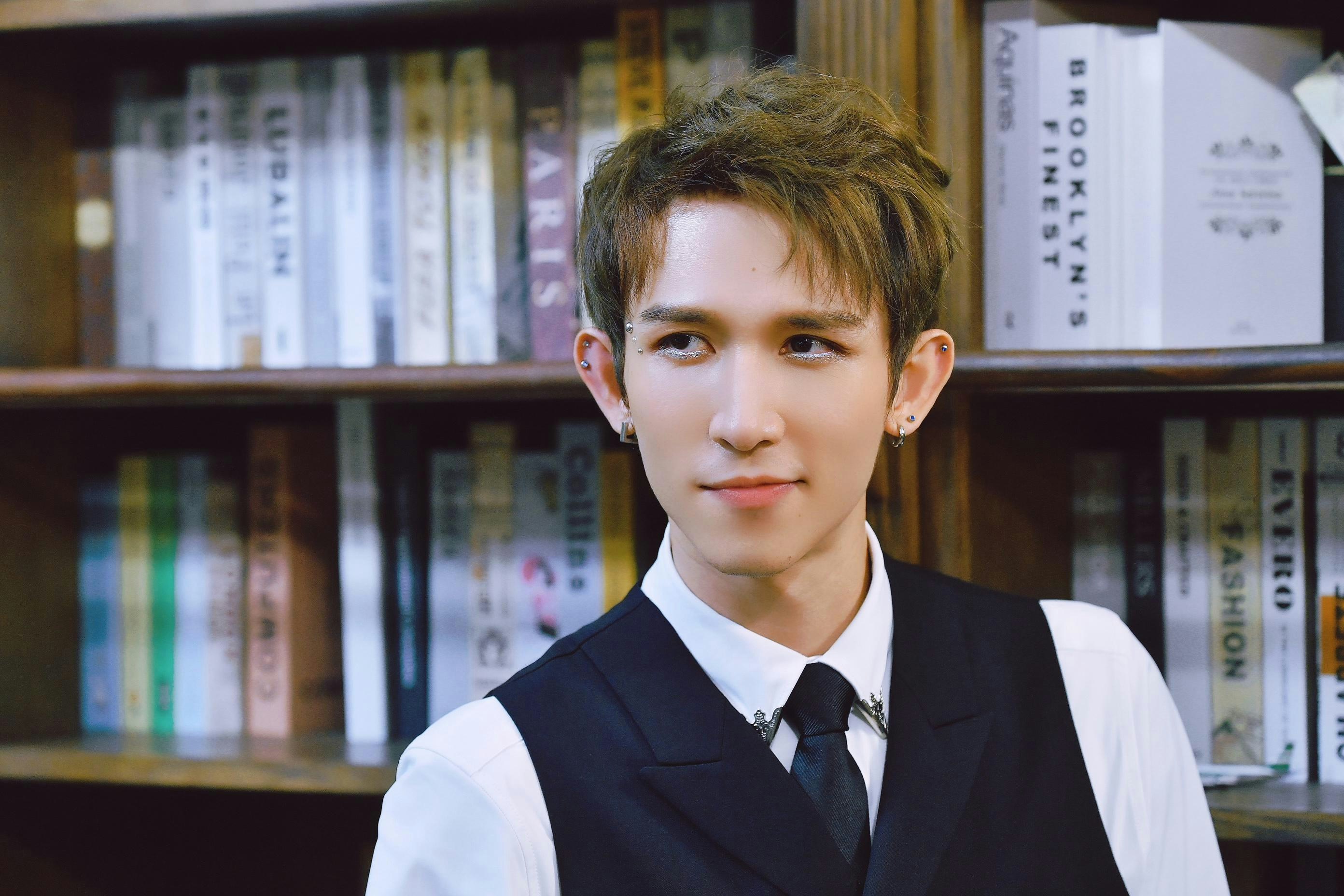 盧信宥飛嚟香港錄歌拍mv 仲同男仔一齊整士多啤梨蛋糕咁sweet