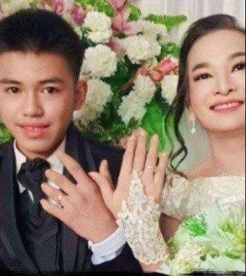 印尼1名41岁富家女子恋上闺密16岁儿子，强调2人是「两情相悦」并非因为金钱，更力排众议于2023年结婚。（网上图片）