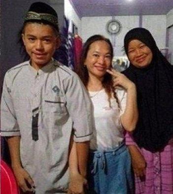 印尼41岁女子玛丽安娜（中）于2023年7月30日与闺密16岁儿子凯文（左）结婚，本以为幸福美满，讵料最后仍是离婚收场。（网上图片）