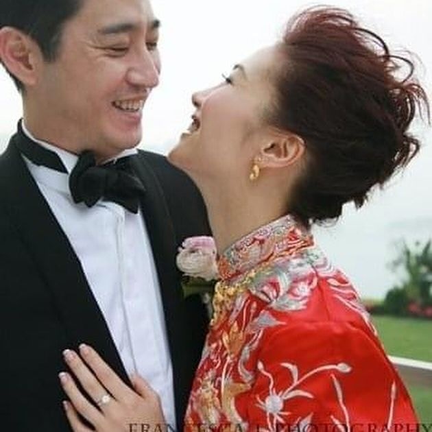 袁彩云在Instagram上载了与老公的当年结婚照。（IG图片）