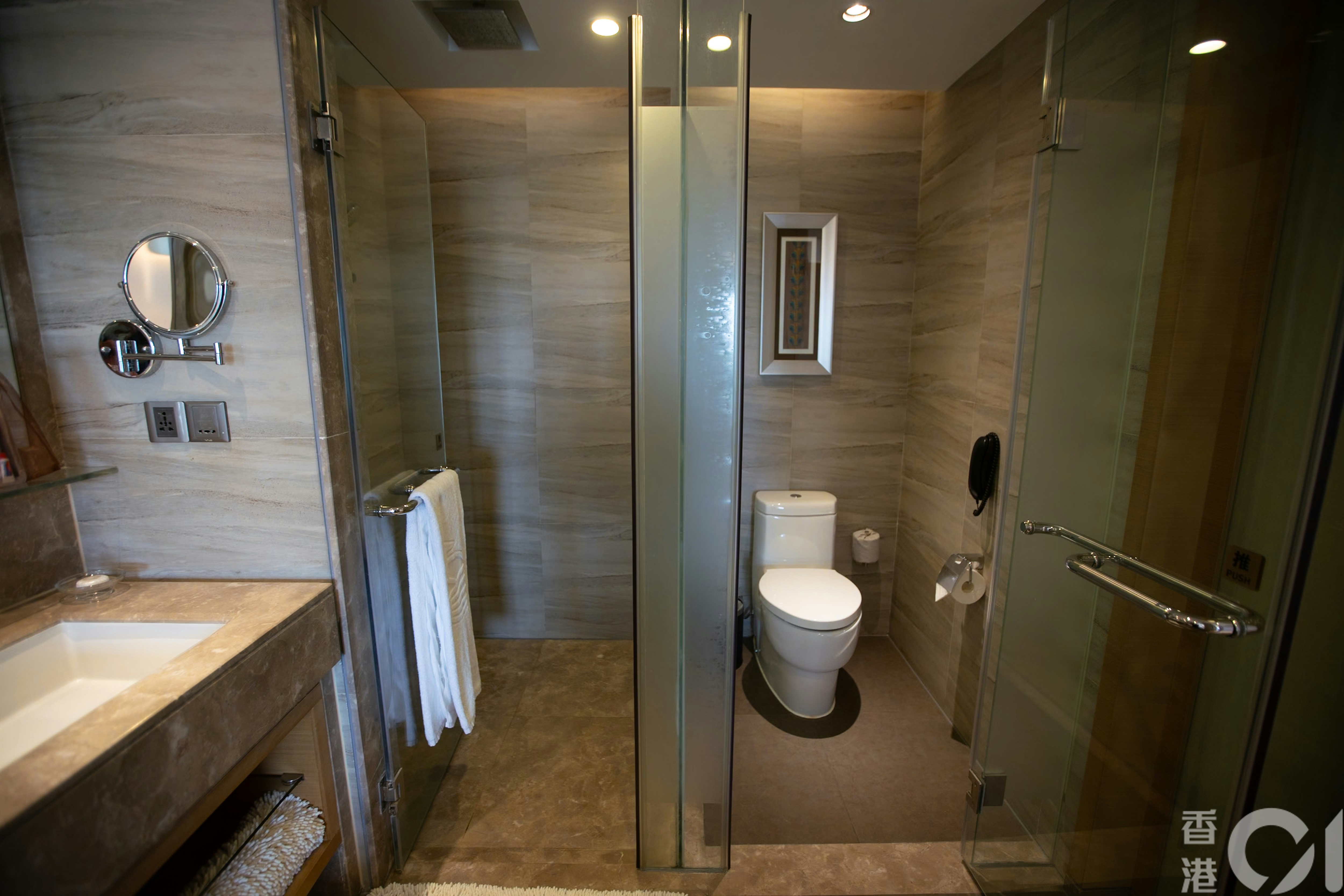深圳观澜湖度假酒店的房间提供浴缸。（黄浩谦摄）