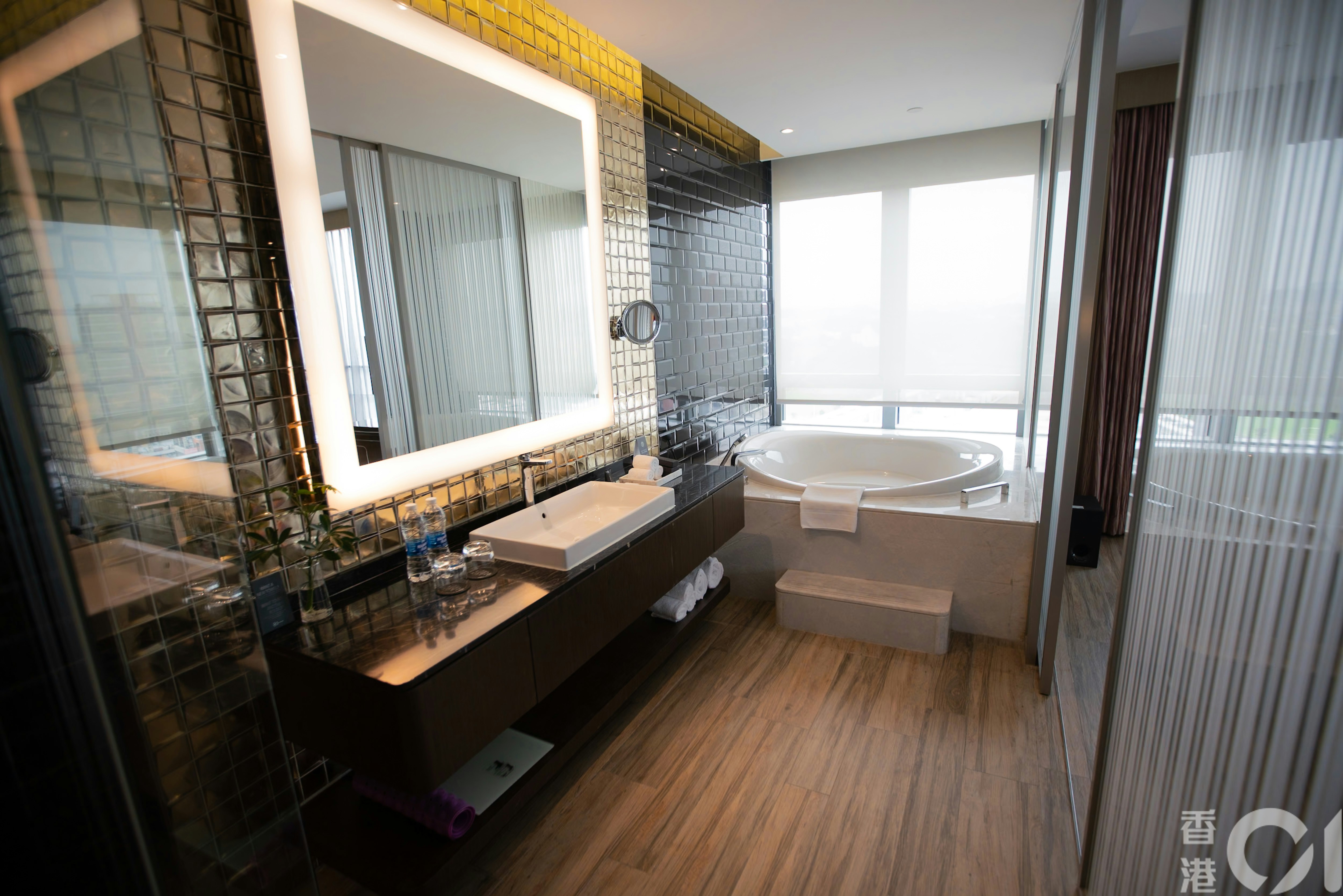 深圳硬石酒店提供圆形大浴缸。（黄浩谦摄）