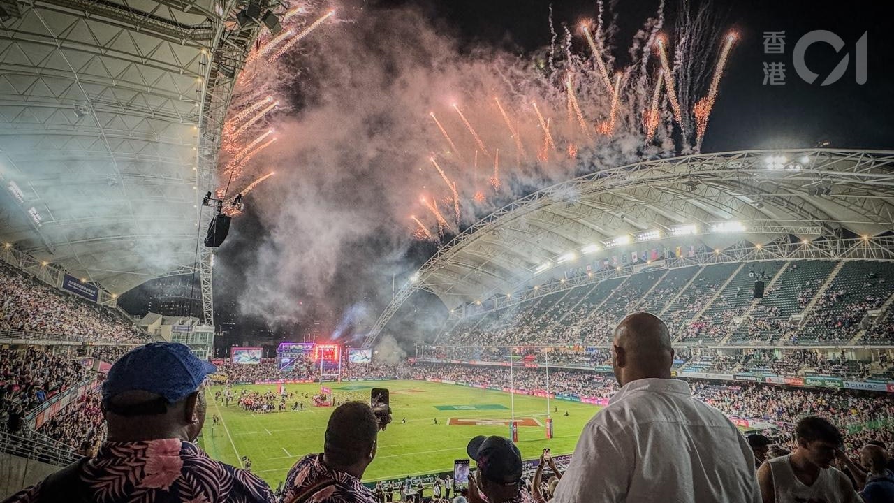 4月7日，「國際七人欖球賽」在香港大球場舉行。紐西蘭再一次包攬男、女子銀盃殊榮。（廖雁雄攝）