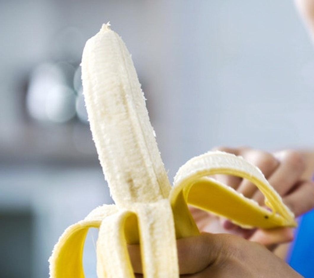 老翁因不舉而服食「威而鋼」，並將下體塞入膠樽內測試效果，結果在藥力的影響下，下半插入膠樽後無法自拔。（示意圖/Getty Images）