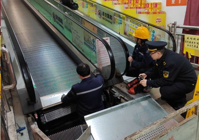 上海开展安全隐患排查整治专项行动。（《上观新闻》）