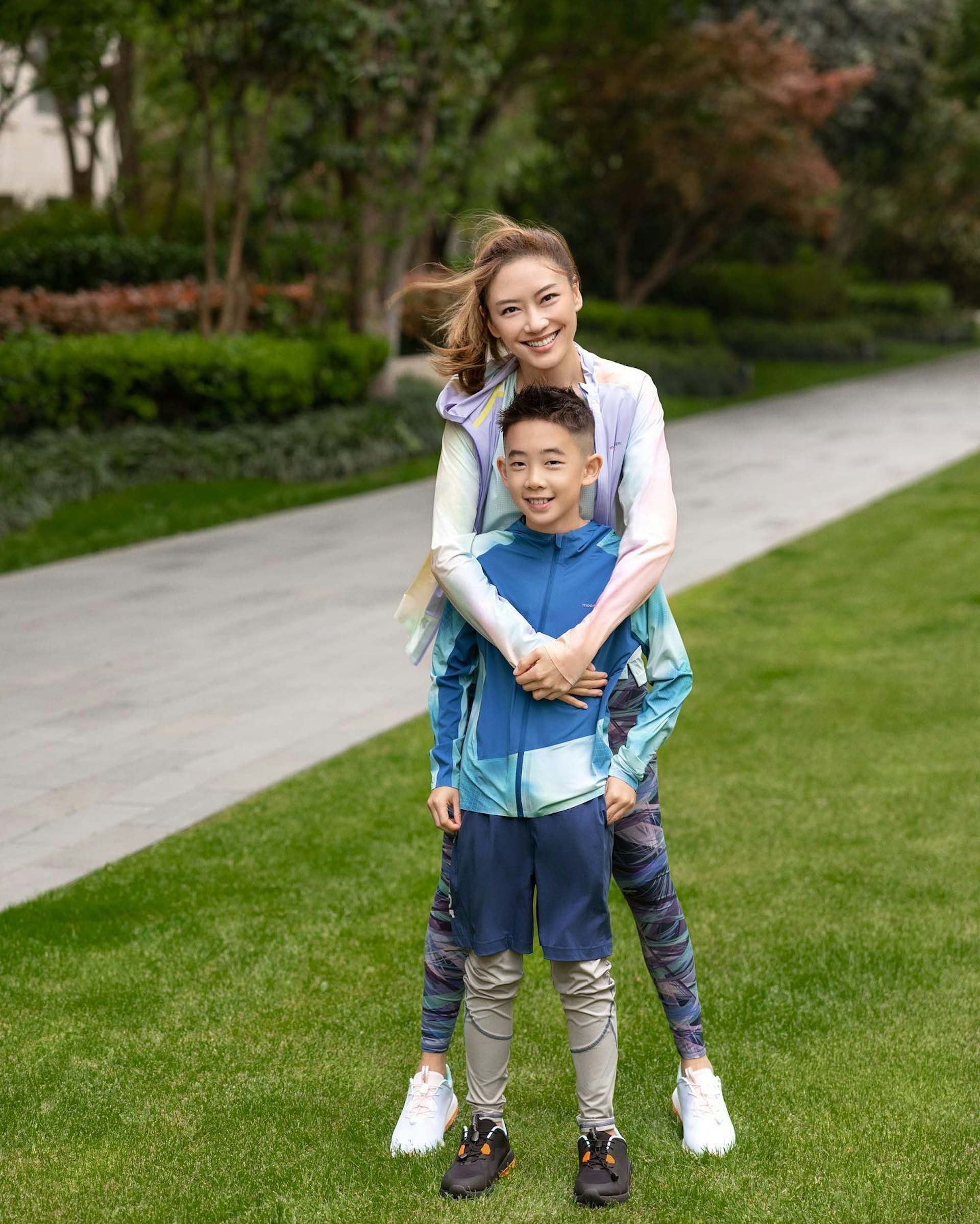 應采兒覺得與其迴避,不如大方跟兒子傾戀愛經,誘導正向觀念。(應采兒IG)