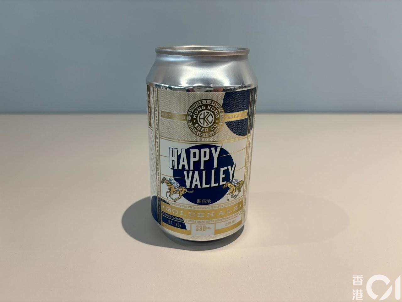 香港啤酒公司Hong Kong Beer Co的跑马地金艾尔麦啤Happy Valley Golden Ale，每罐$23，评分为5分。（梁祖儿摄）