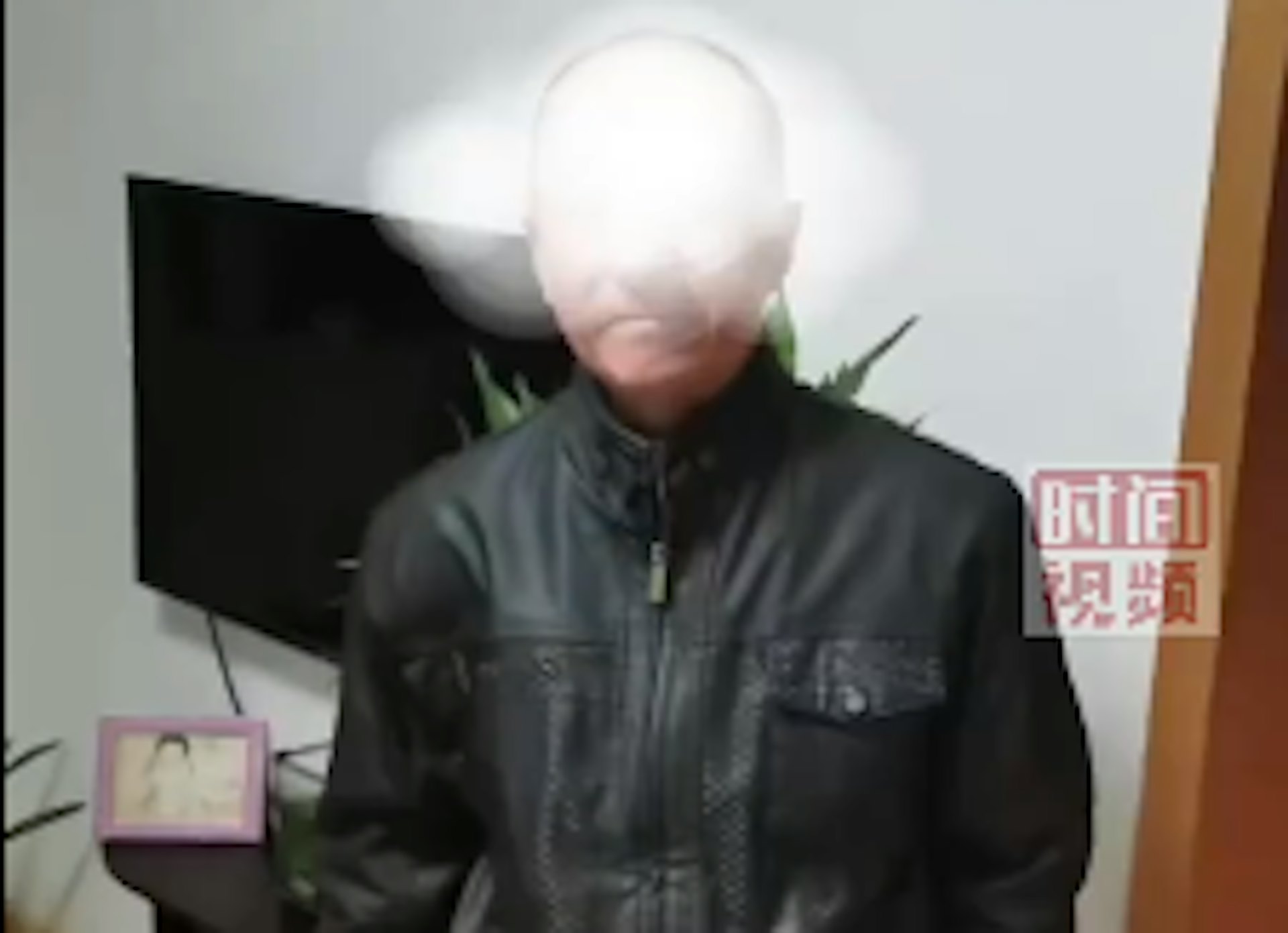 大連71歲保潔工遭訓斥辭退,一周後於物業辦公室內吊頸自殺。(影片截圖) 大連71歲保潔工遭訓斥辭退,一周後於物業辦公室內吊頸自殺。(影片截圖)