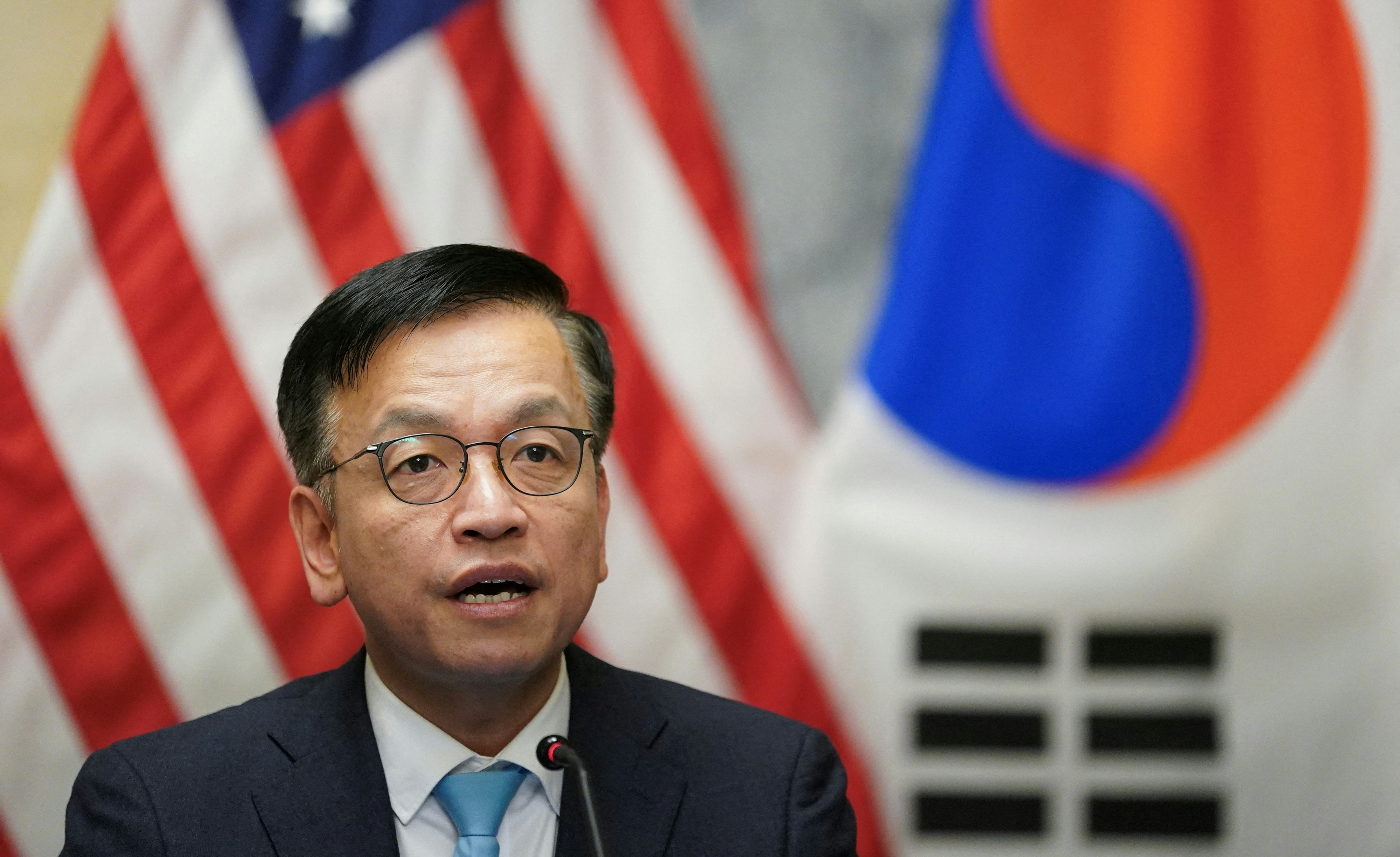 美國、日本和韓國4月17日召開首次三國財長會議，崔相穆出席。（Reuters）