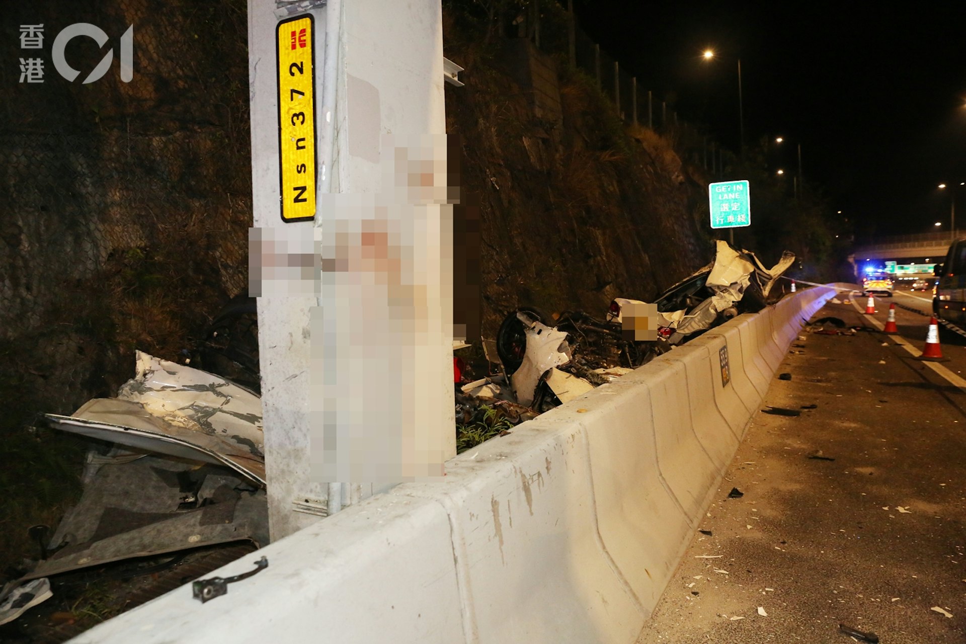 龍門架上染有血跡。(陳永武攝) 龍門架上染有血跡。(陳永武攝)