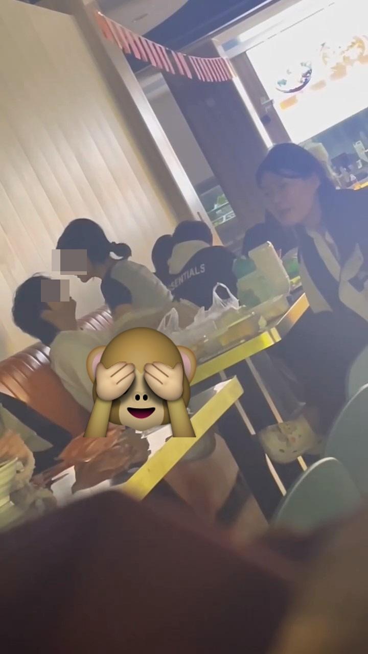 台湾网络疯传1段影片，见到食店内有1对少男少女疑似公然性交。（影片截图）