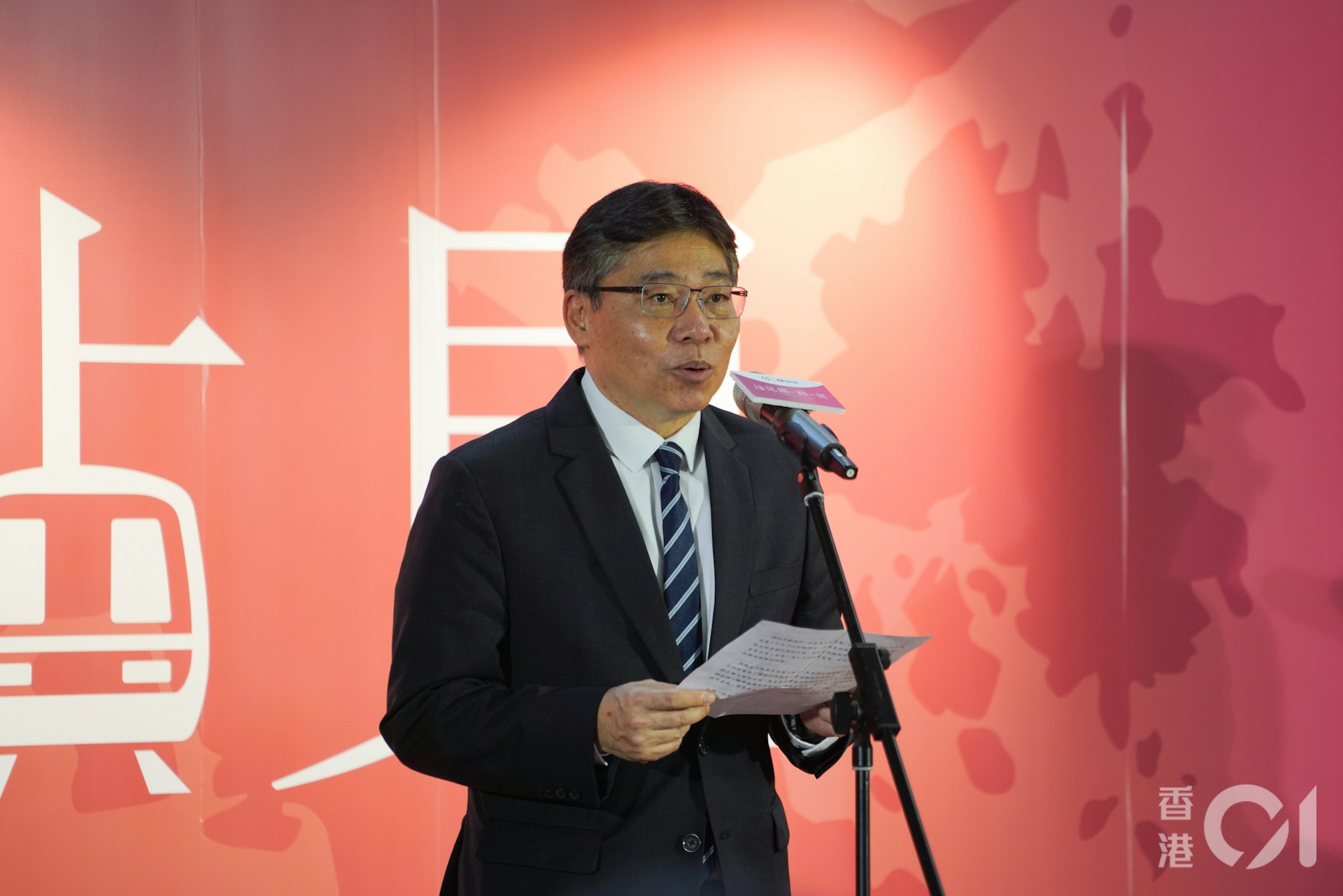 運輸及物流局局長林世雄今日(18日)出席開幕典禮時就分享,自己在大埔住超過60年。(黃浩謙攝) 運輸及物流局局長林世雄今日(18日)出席開幕典禮時就分享,自己在大埔住超過60年。(黃浩謙攝)