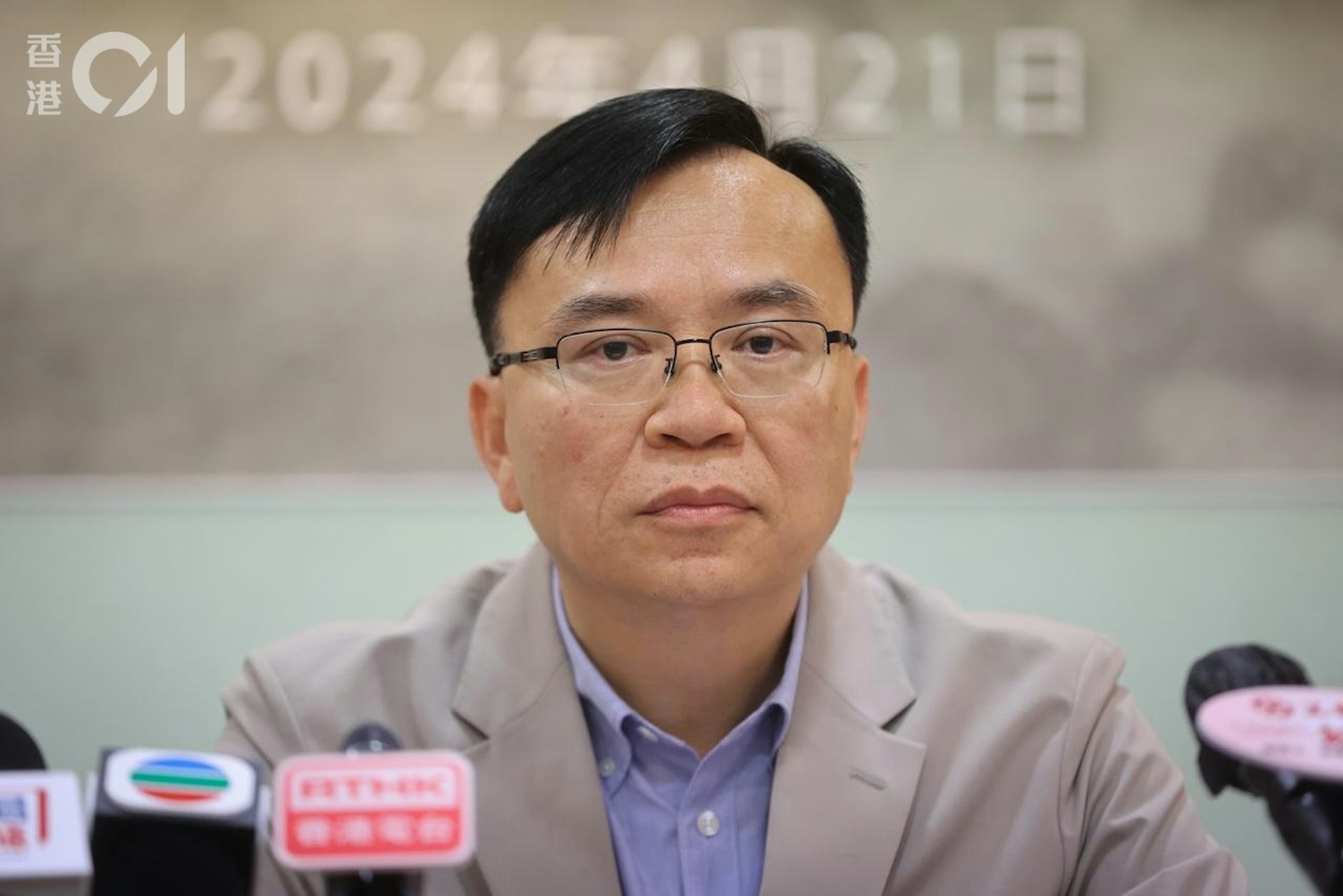 工联会立法会议员黄国认为,随着香港百岁长者人数持续增加,特区政府应制订针对性支援措施。
