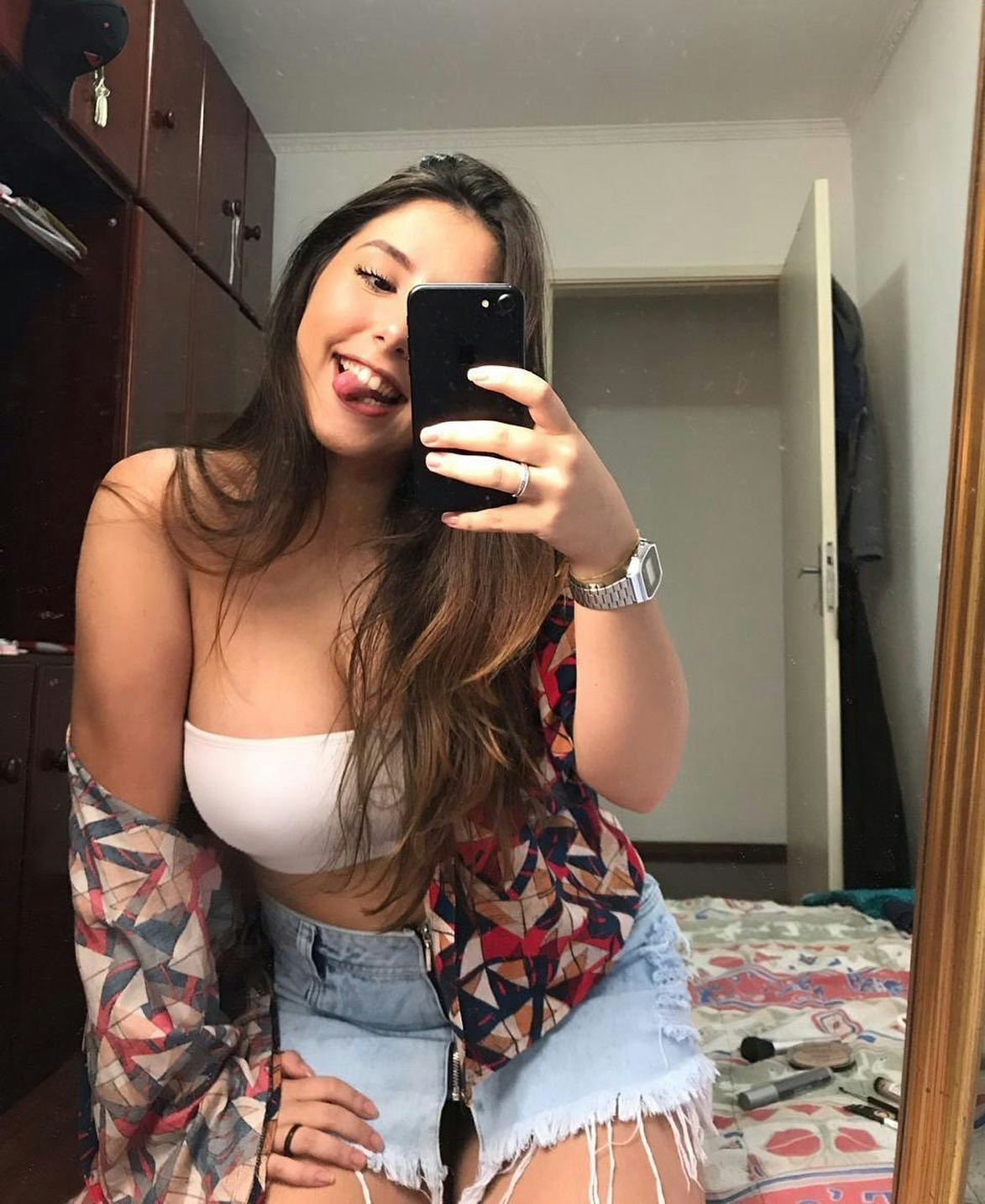 克劳蒂亚（Claudia de Albuquerque Celada）是一名巴西网红，单在Instagram上便有近9000名粉丝。（IG@cacau_albuquerque）