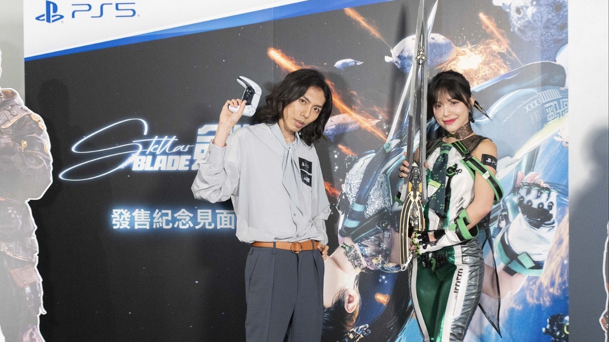 La star de Sword, Li Dahui, a réalisé un cosplay sexy en cantonais et a assisté à la réunion des fans de Hong Kong avec Da Ge.