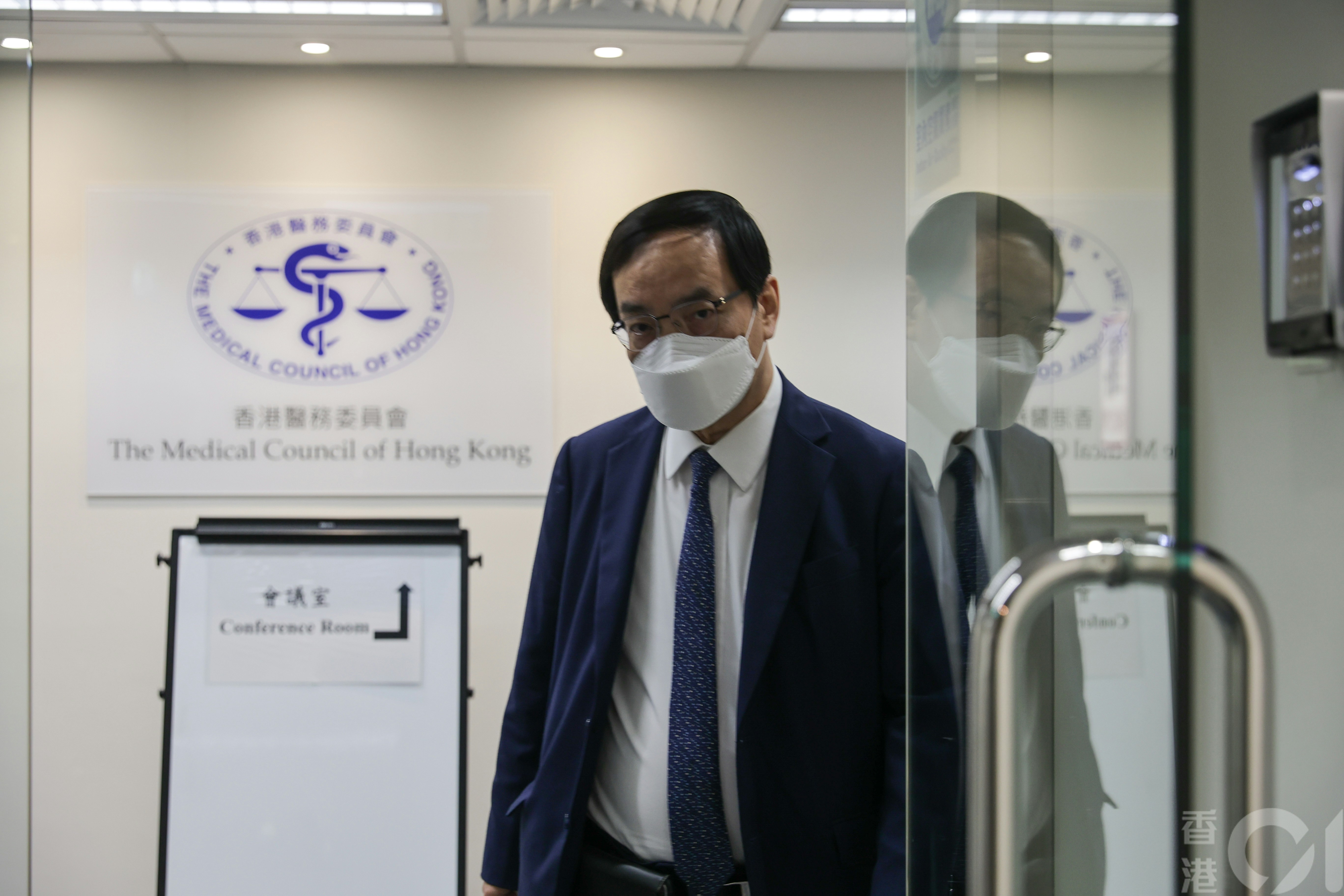 著名结直肠外科专科医生朱建华被控专业失德，两项罪名分别判罚从医生名册中除名3个月及6个月。（苏炜然摄）