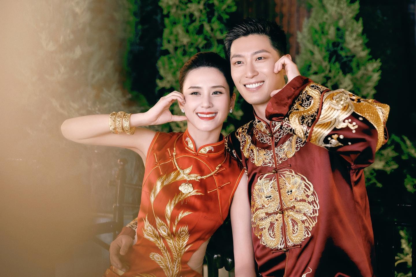 何超莲与窦骁拍拖4年后，2023年在峇里举行世纪婚礼。（IG：@laurinda_ho）