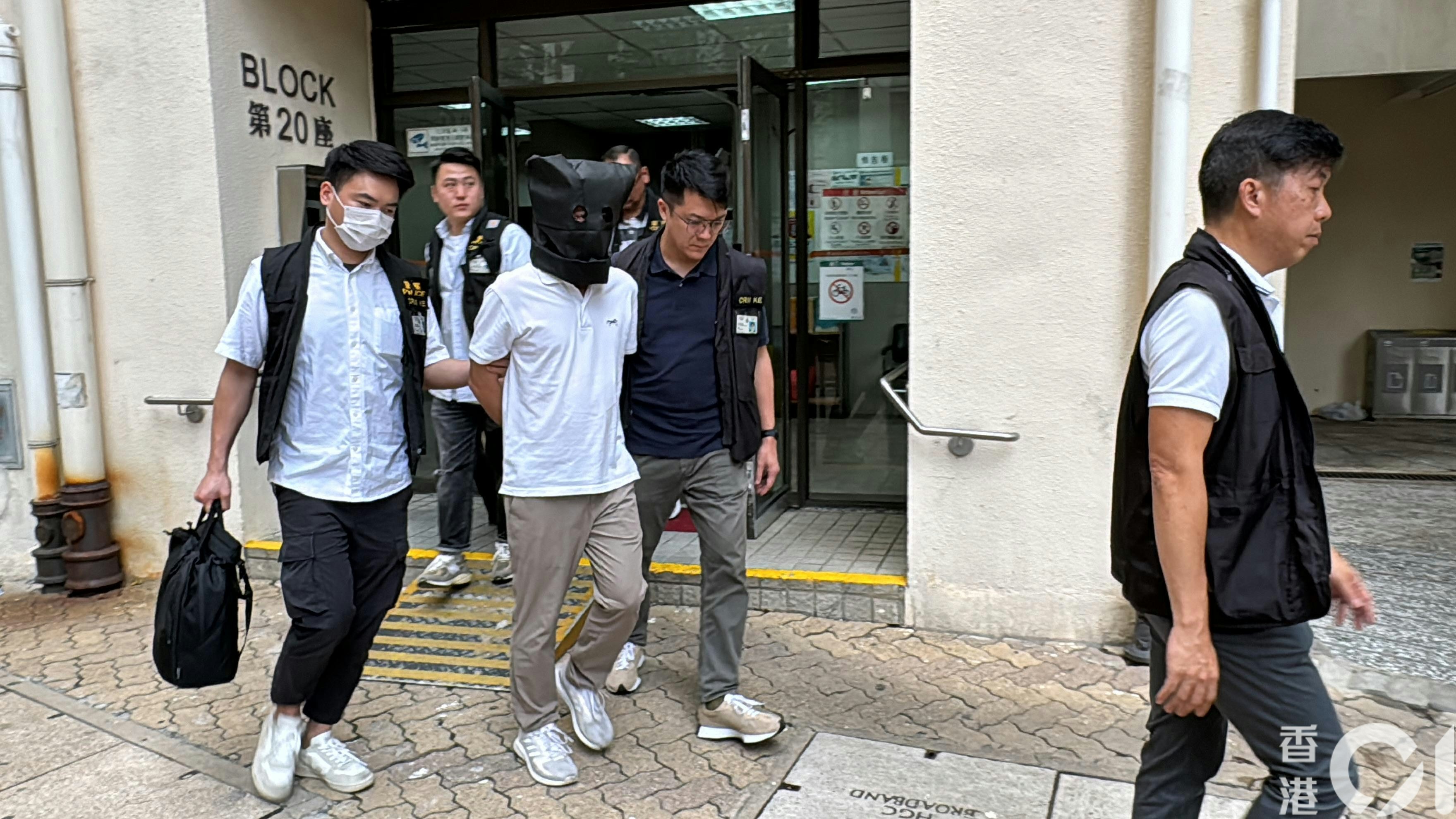 2022年9月安達臣道天秤倒塌奪命工業意外，釀成3死6傷。及至2024年4月30日，時任項目經理涉誤殺罪被捕。（翁鈺輝攝）