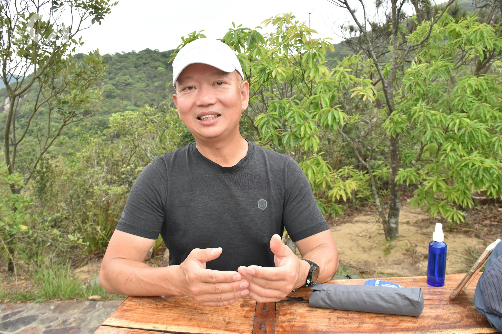 山藝教練劉志宏在龍脊接受訪問。(顏銘輝攝) 山藝教練劉志宏在龍脊接受訪問。(顏銘輝攝)