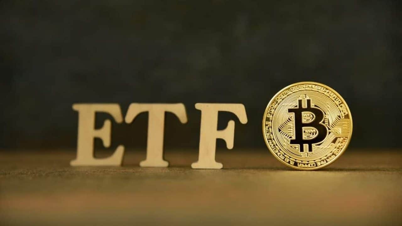 美國10 支比特幣現貨ETF 首次同時出現資金淨流出
