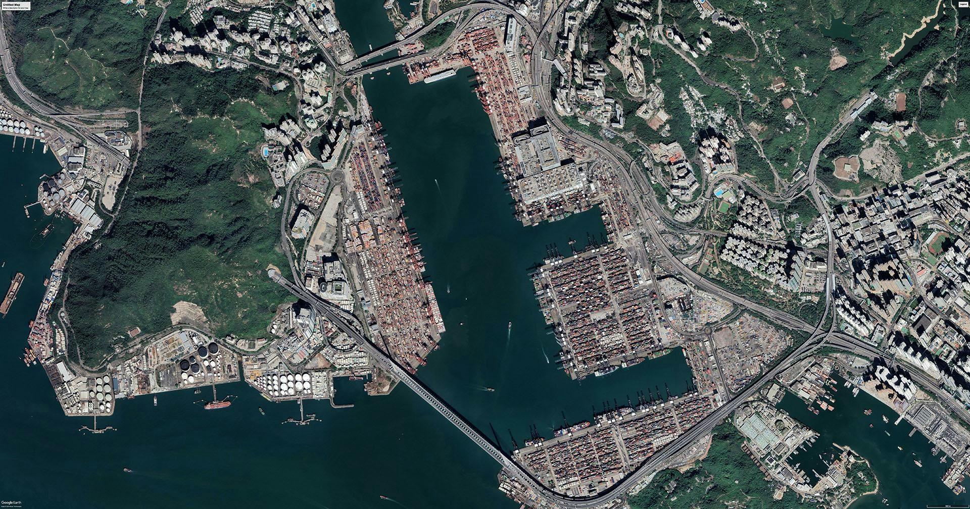2021年12月，香港葵青货柜码头卫星图。（Google Earth）